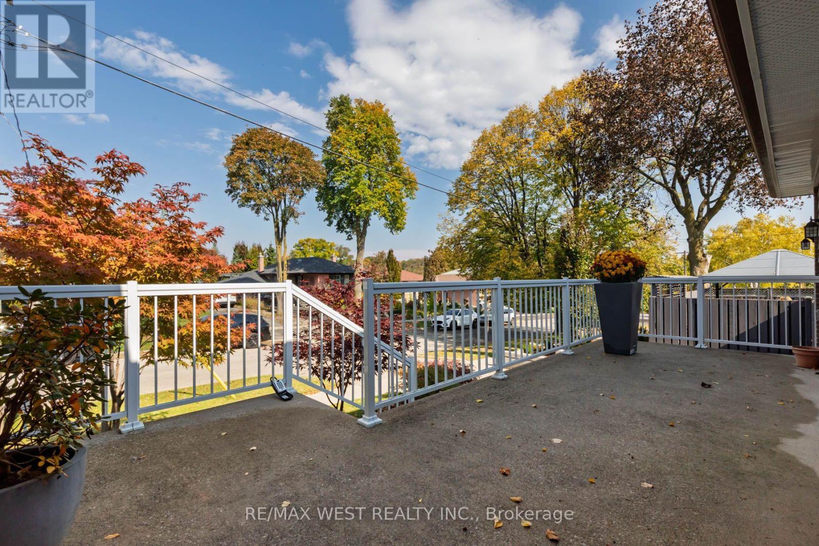 82 Renault Crescent Property Photo 4
