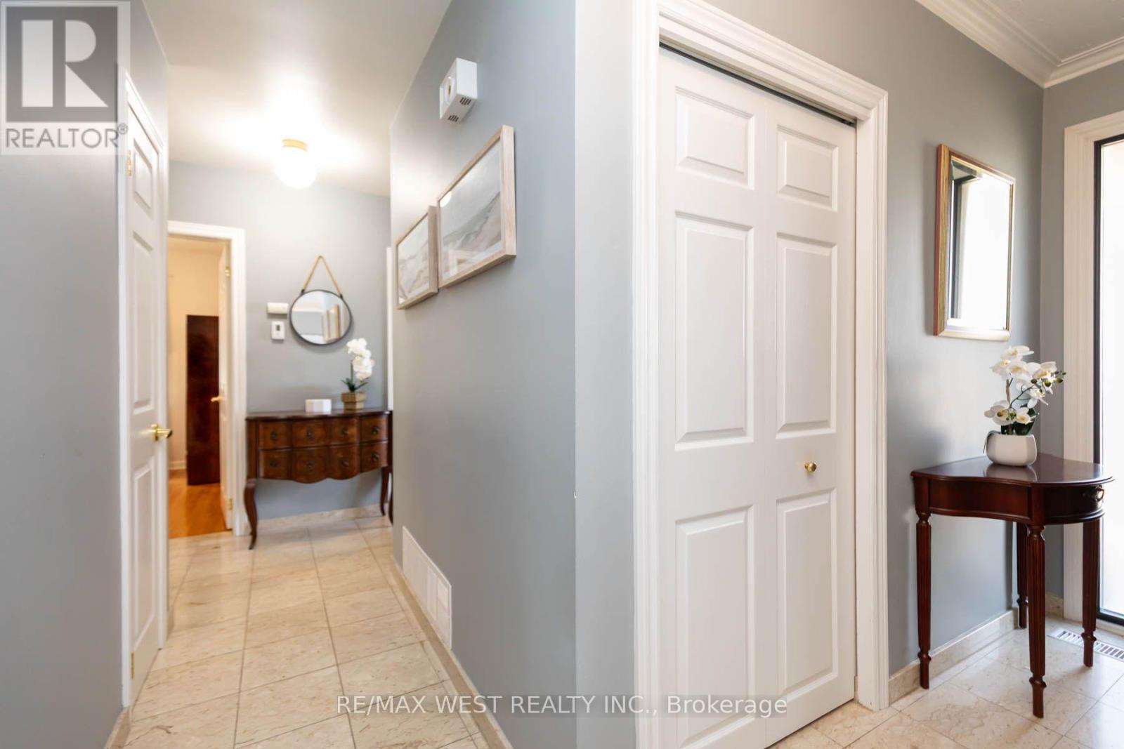 82 Renault Crescent Property Photo 18