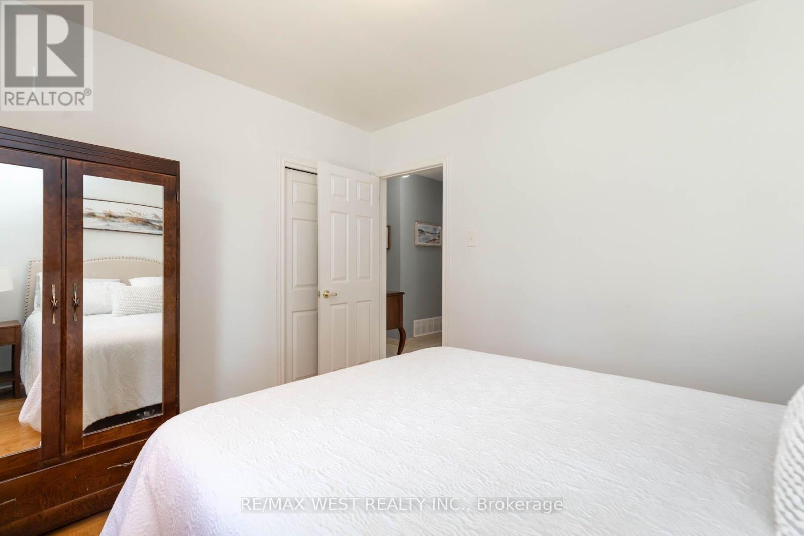 82 Renault Crescent Property Photo 24