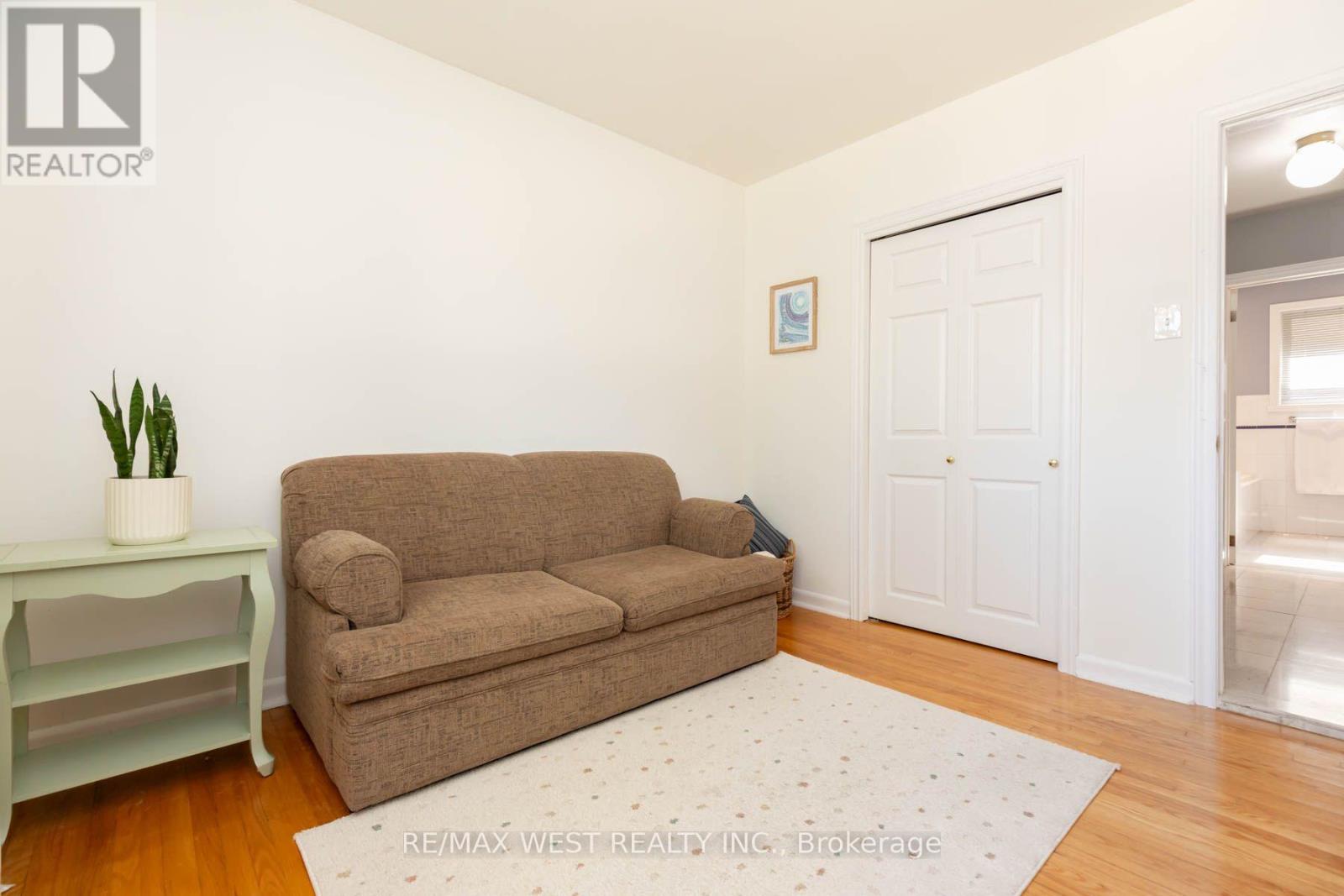 82 Renault Crescent Property Photo 27
