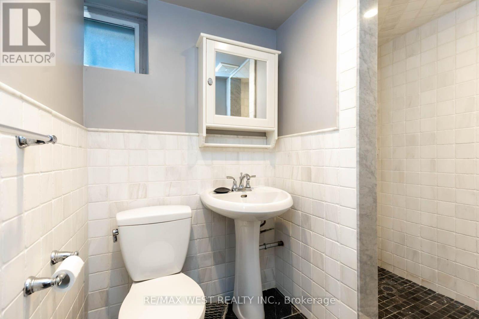 82 Renault Crescent Property Photo 38