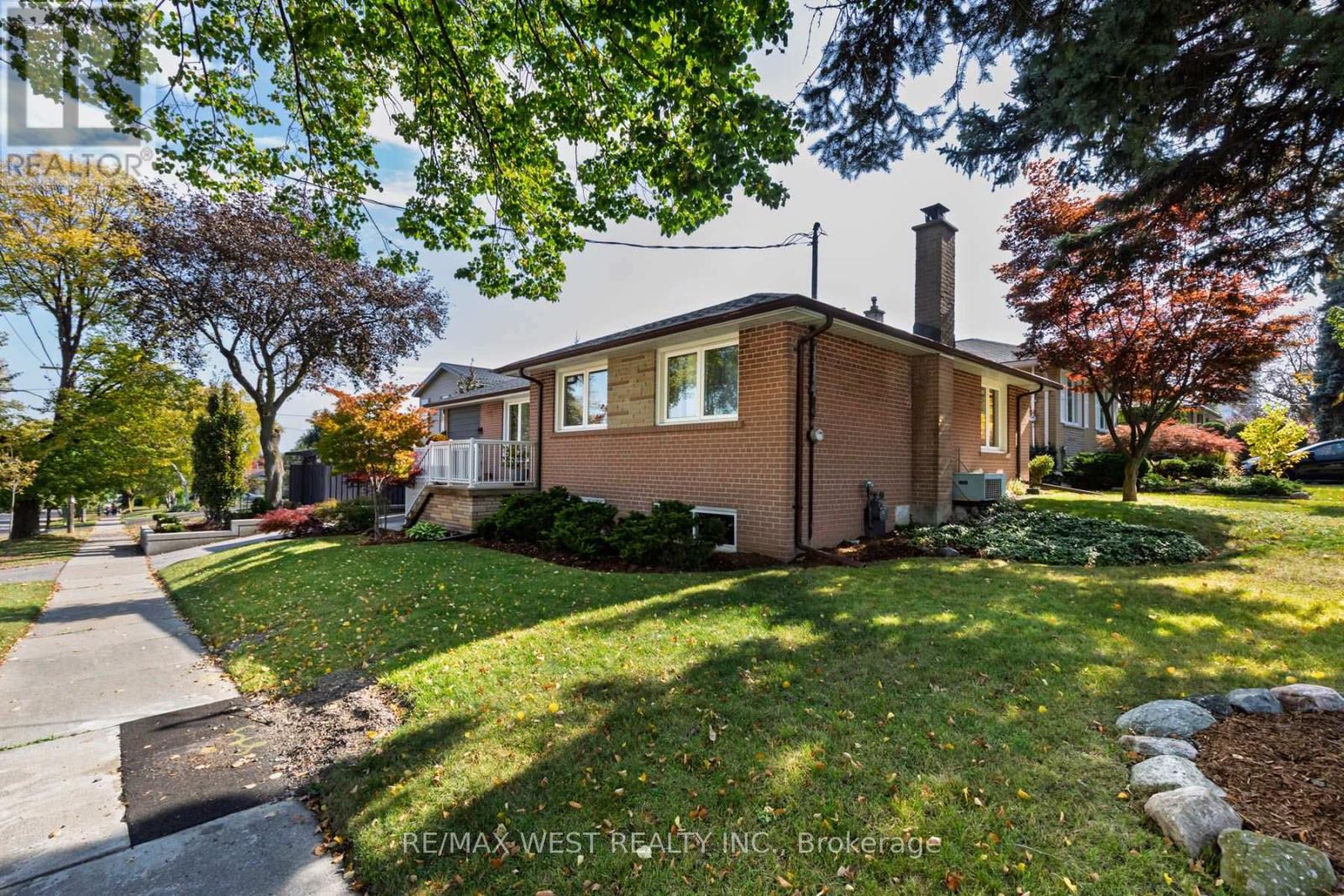 82 Renault Crescent Property Photo 43