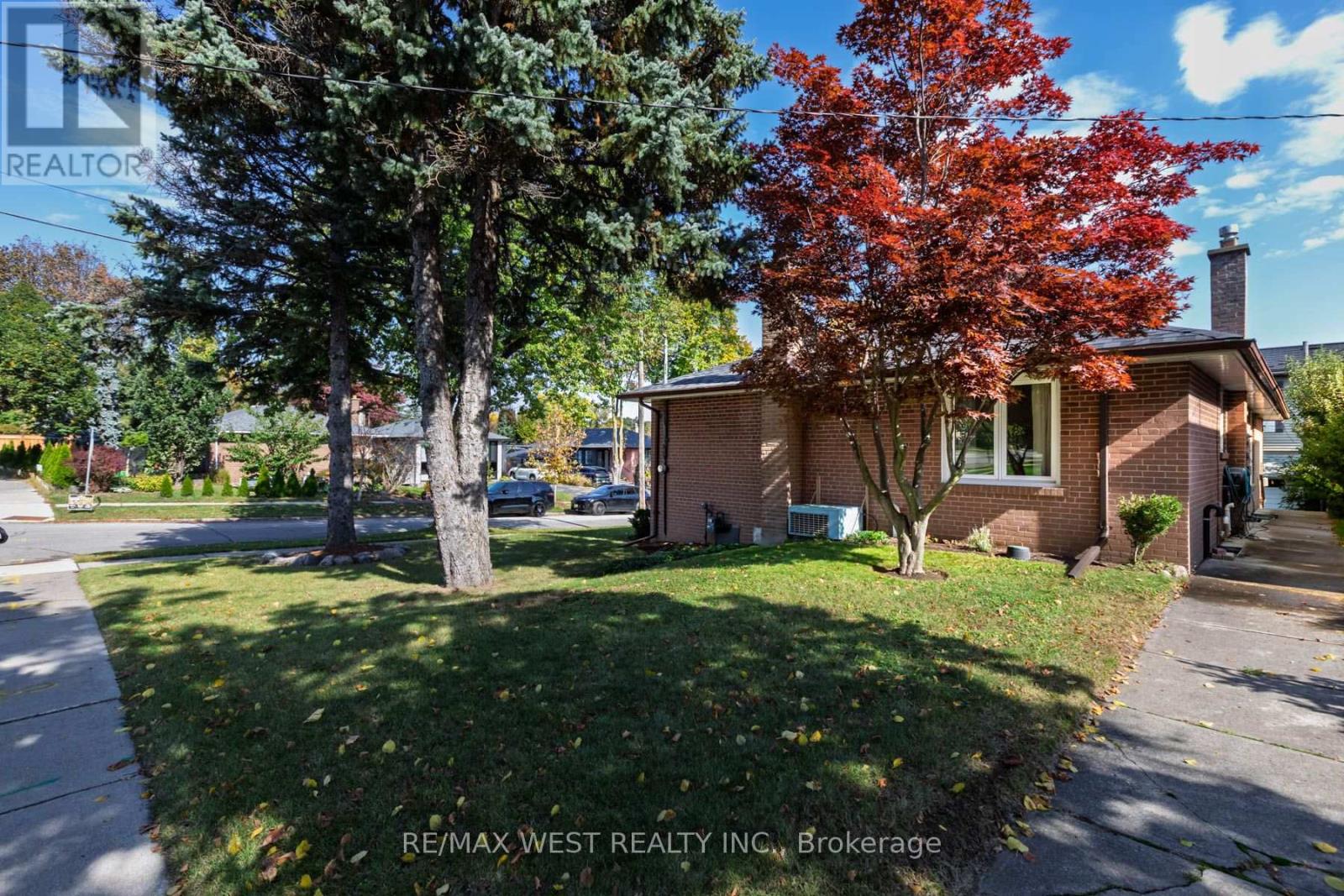 82 Renault Crescent Property Photo 45