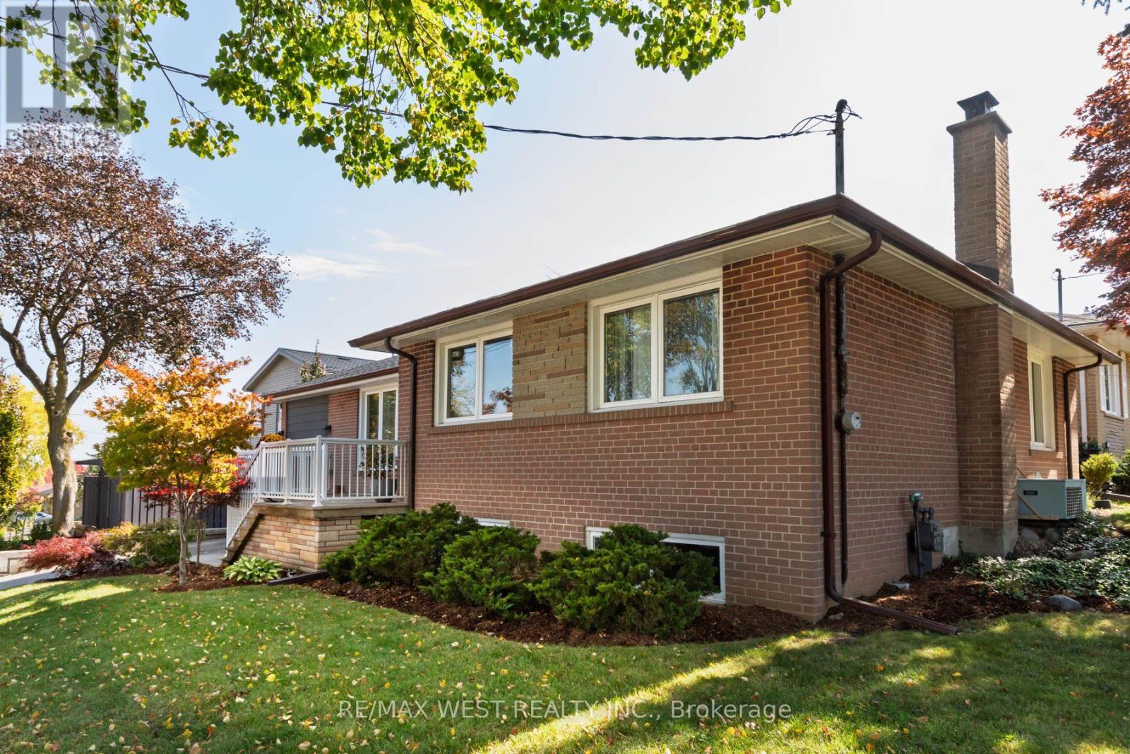 82 Renault Crescent Property Photo 48