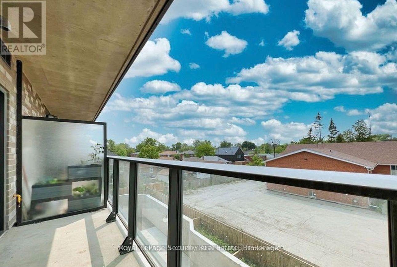216 - 408 Browns Line Property Photo 3
