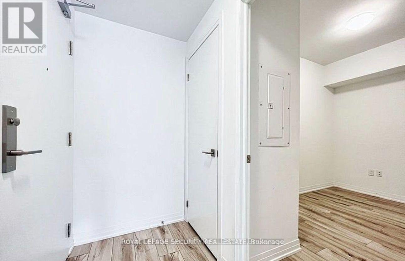 216 - 408 Browns Line Property Photo 19