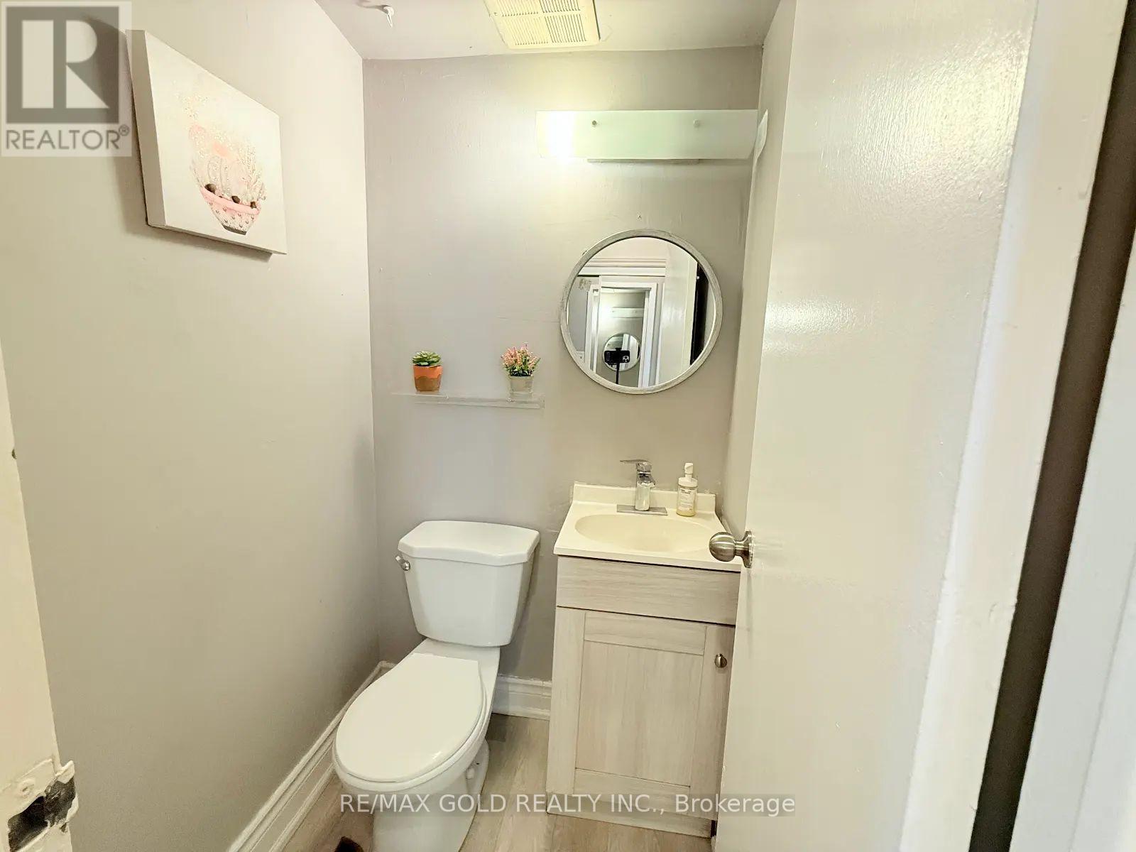 179 - 2095 Roche Court Property Photo 7