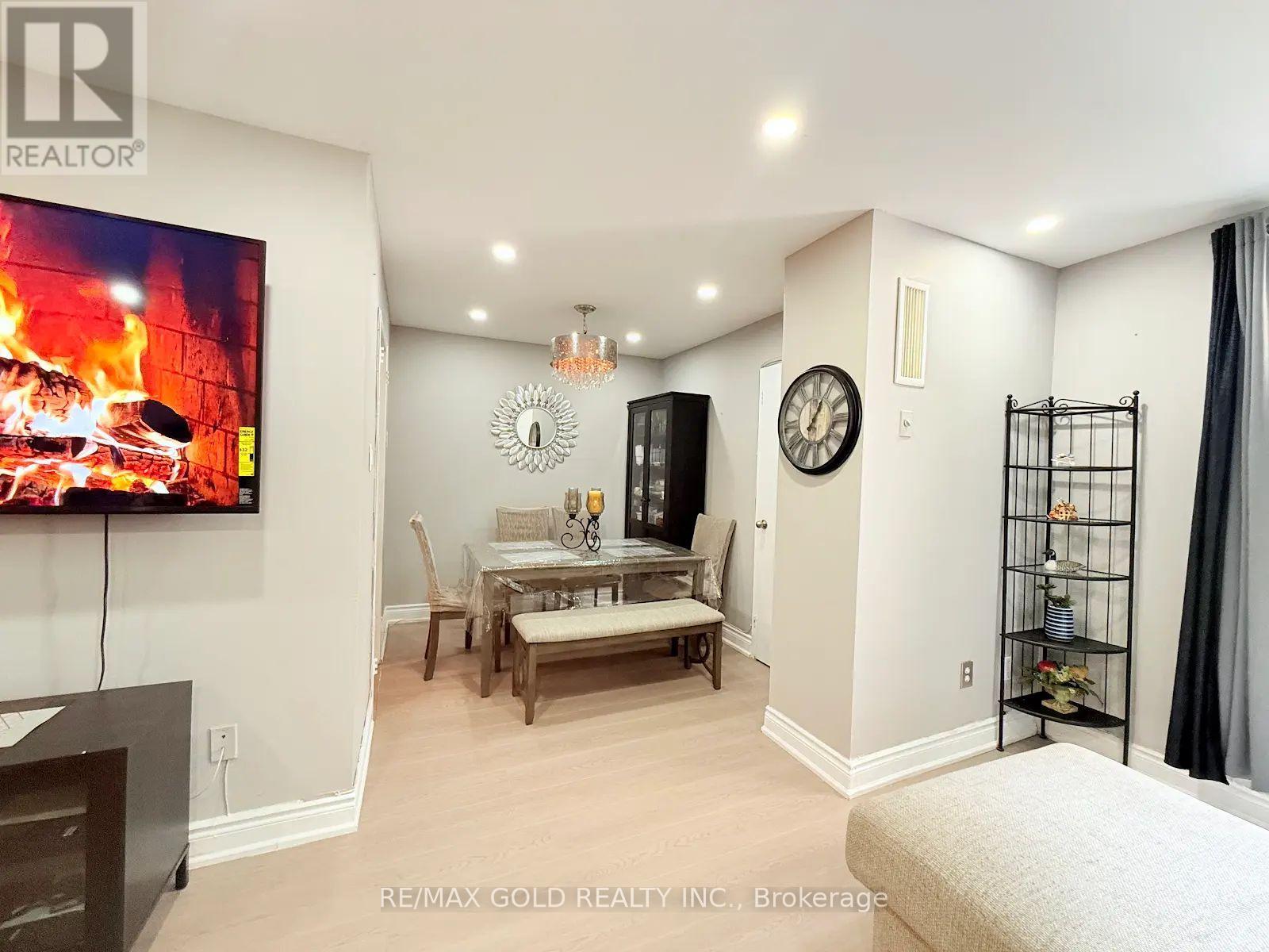 179 - 2095 Roche Court Property Photo 15