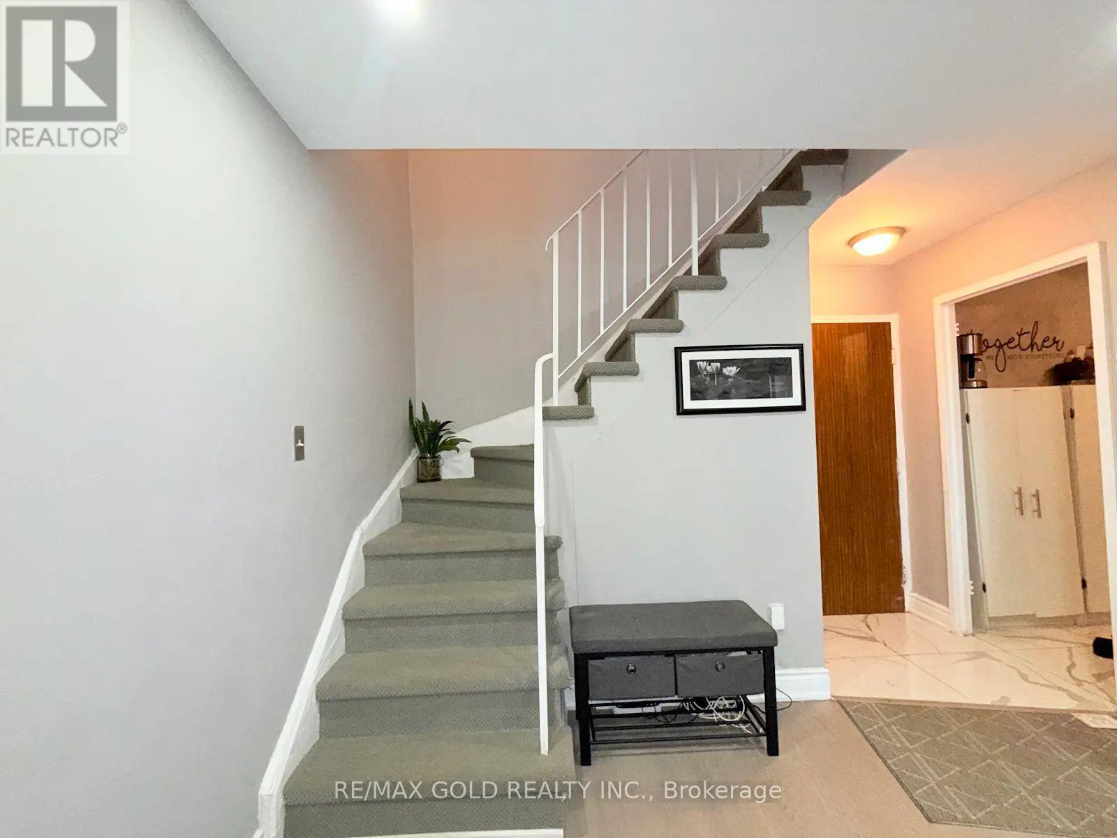 179 - 2095 Roche Court Property Photo 16