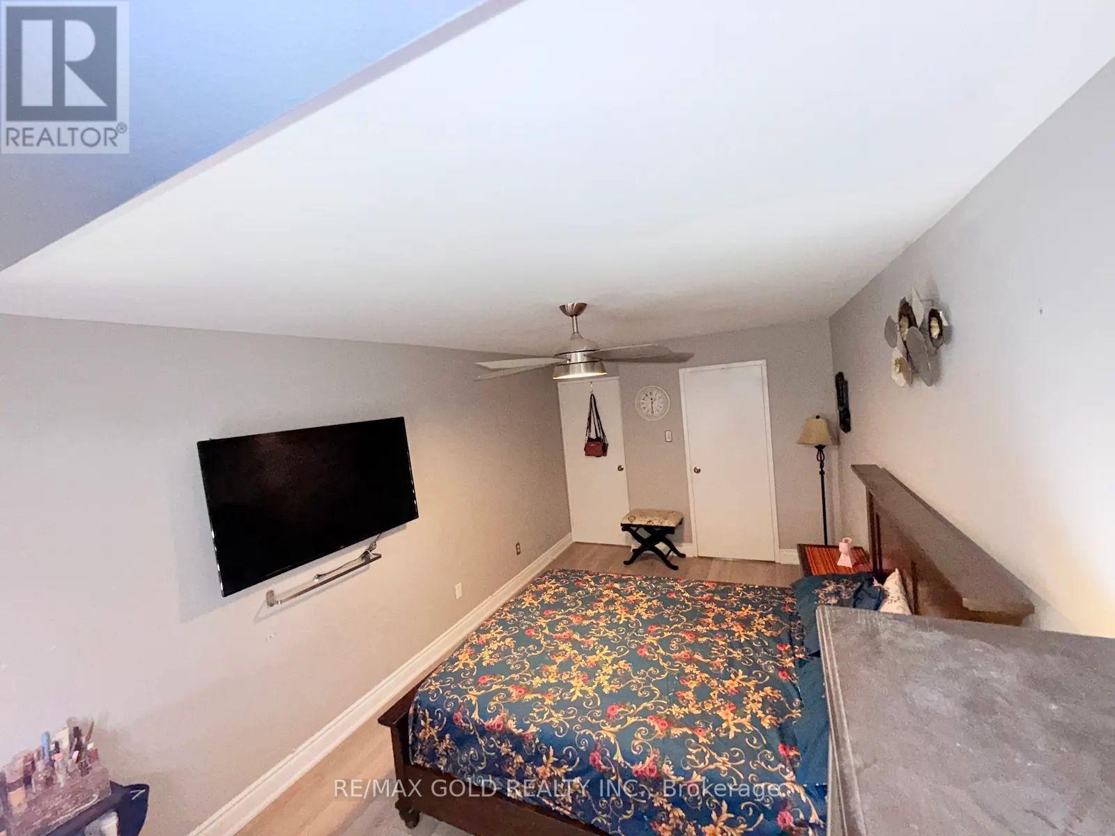 179 - 2095 Roche Court Property Photo 38