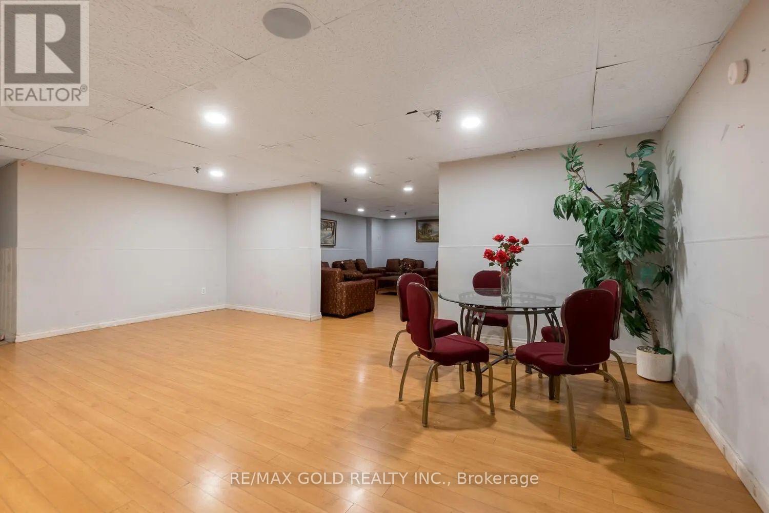 179 - 2095 Roche Court Property Photo 49
