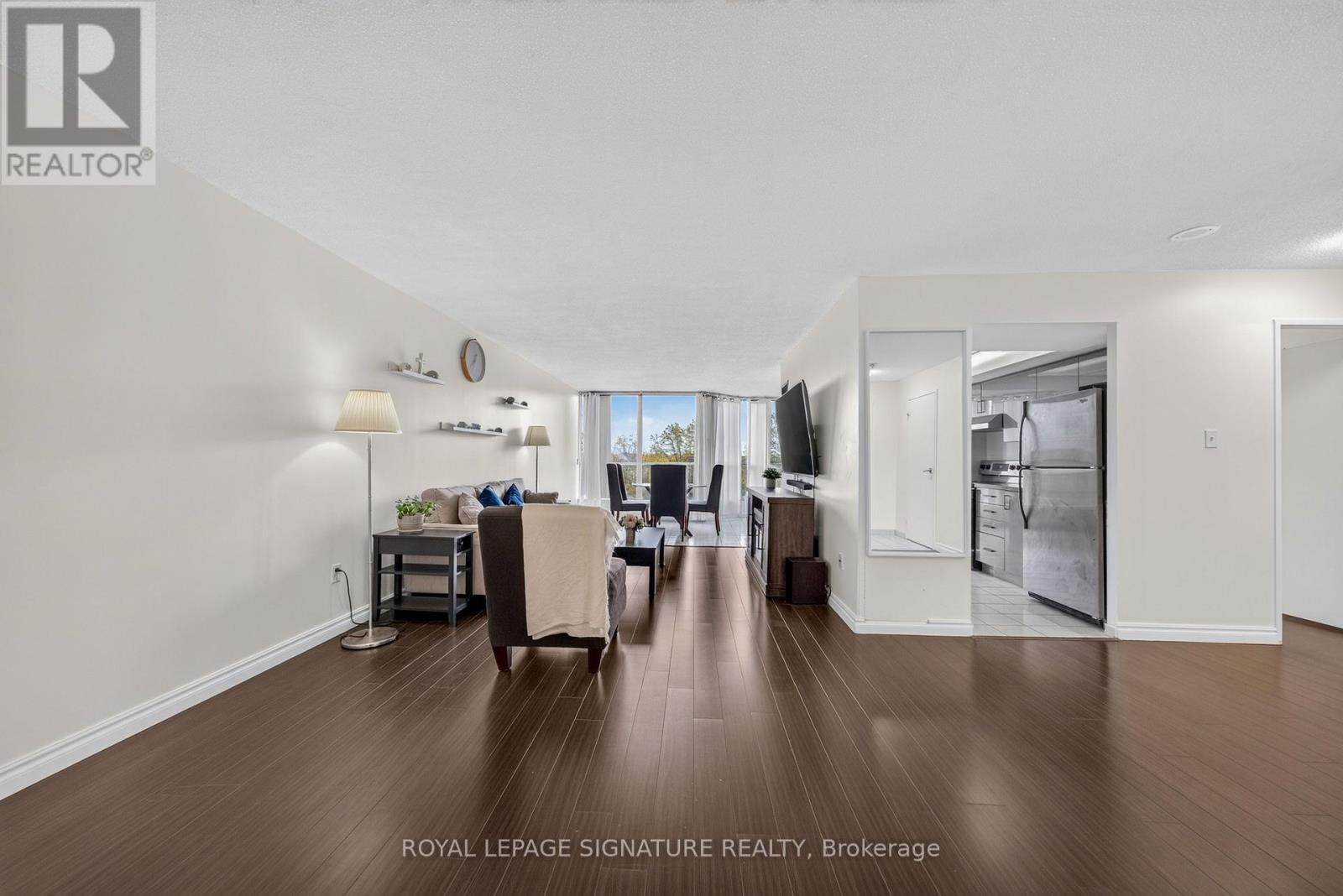 211 - 1 Rowntree Road Property Photo 4