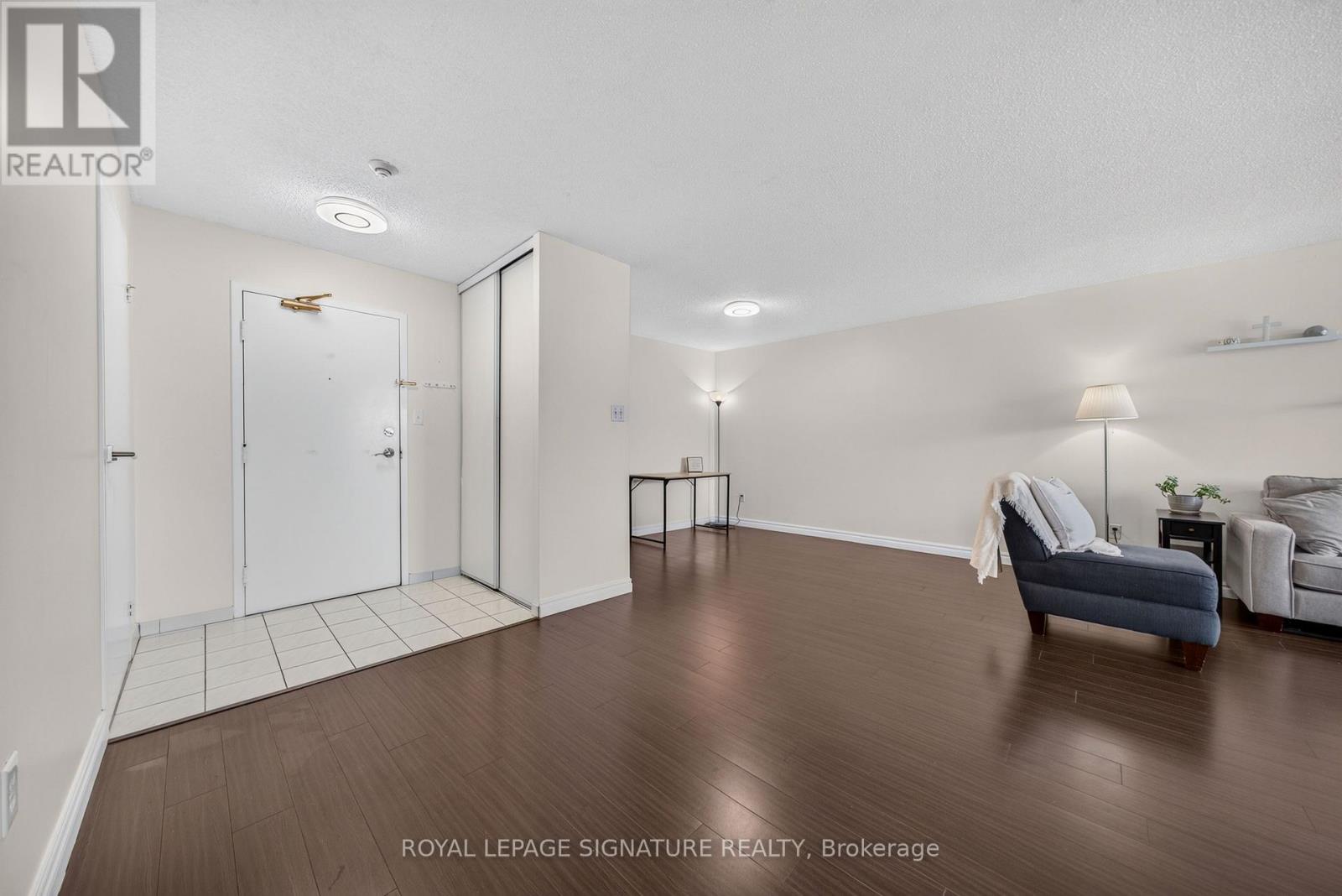 211 - 1 Rowntree Road Property Photo 6
