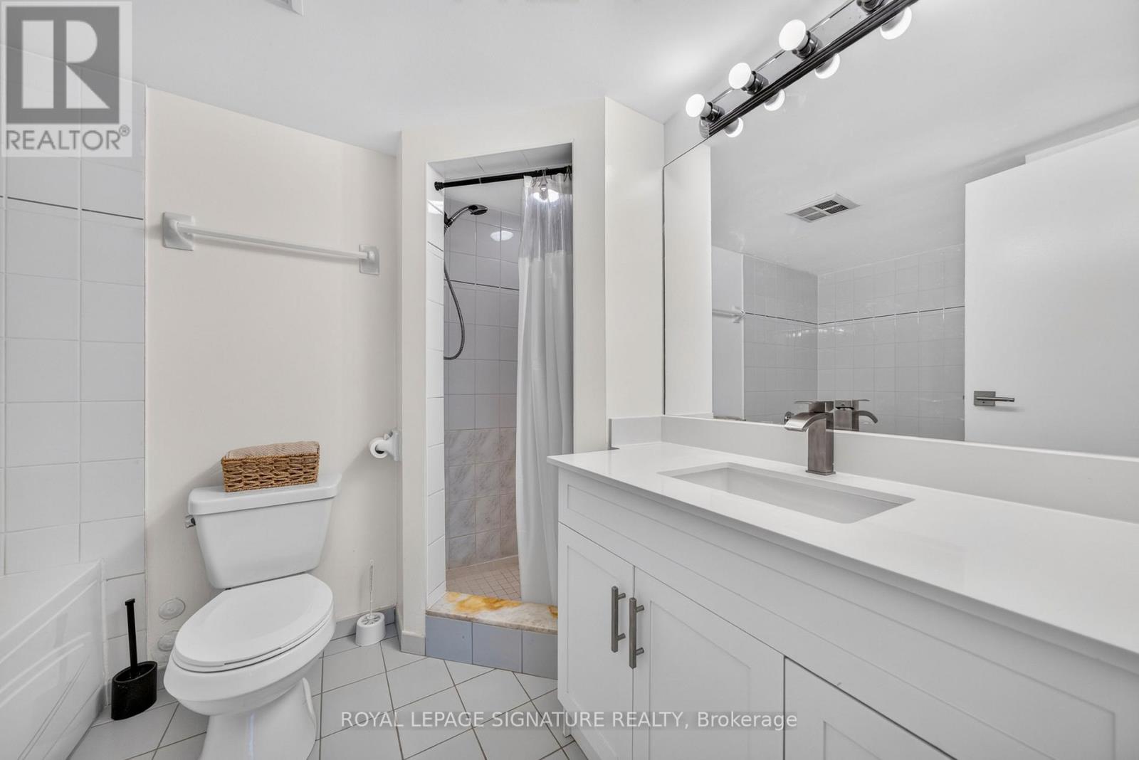 211 - 1 Rowntree Road Property Photo 16