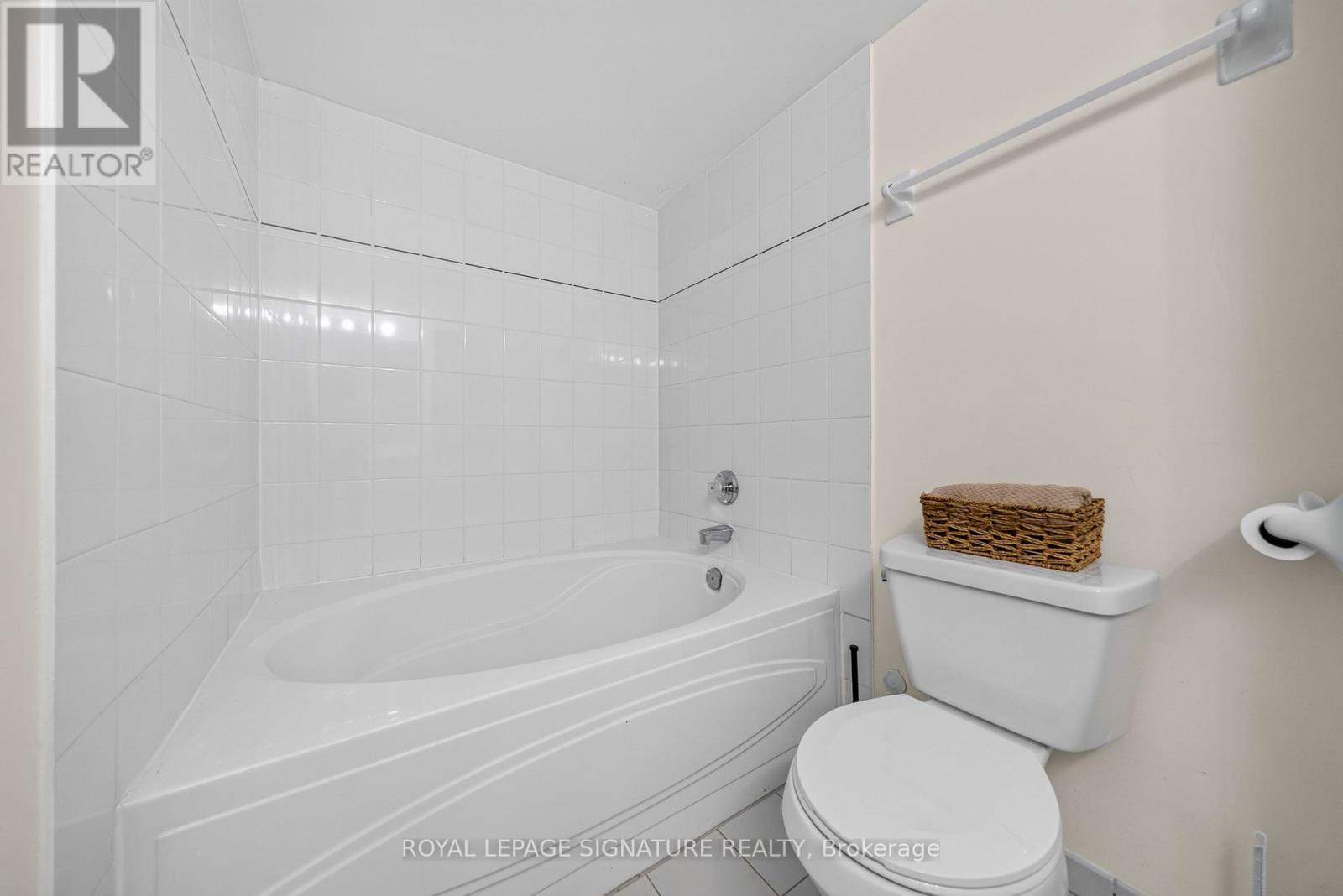 211 - 1 Rowntree Road Property Photo 17