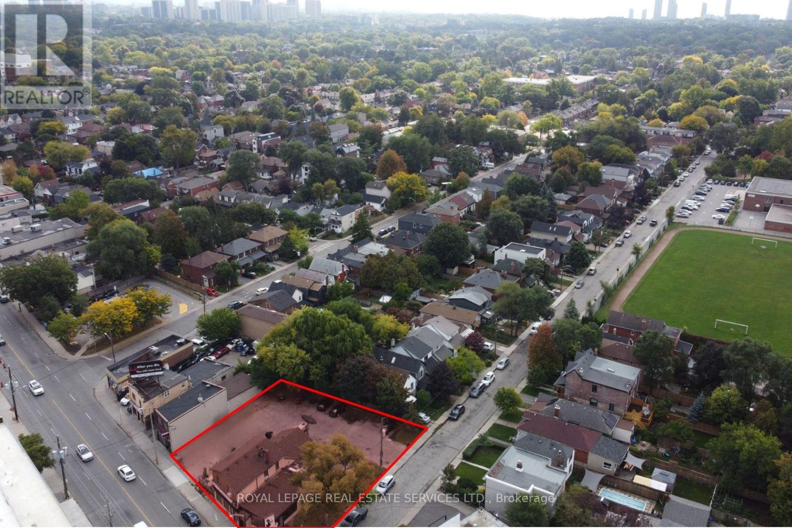 3513 Dundas Street W Property Photo 3