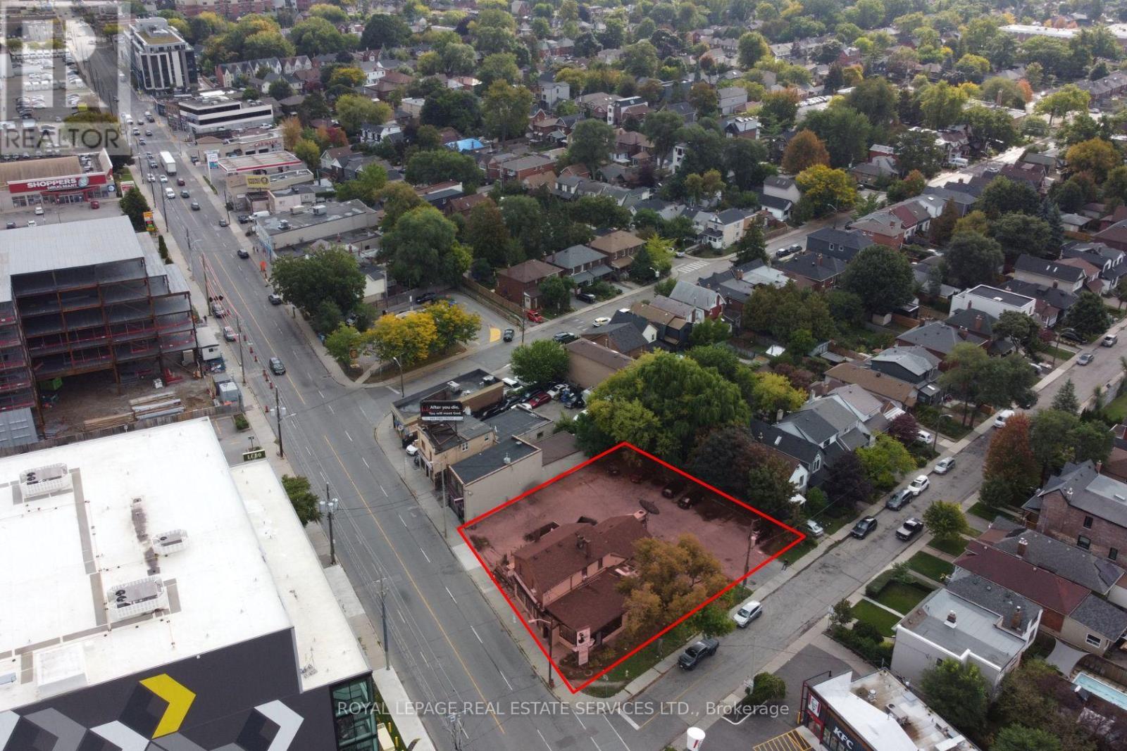 3513 Dundas Street W Property Photo 4