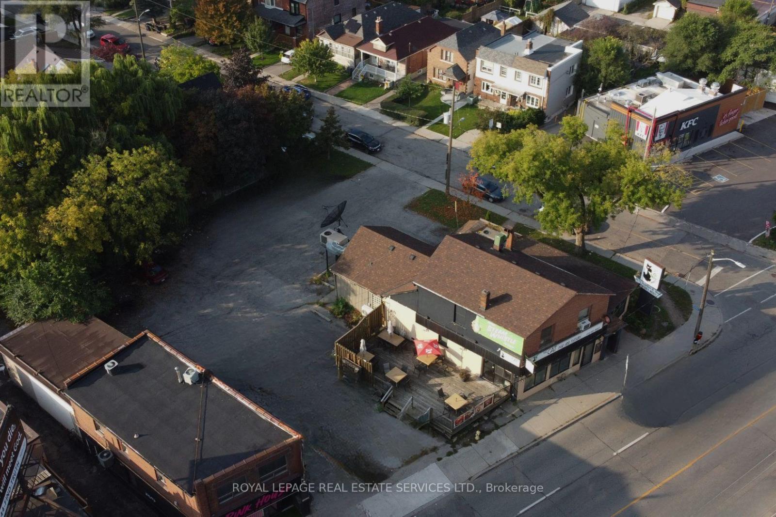 3513 Dundas Street W Property Photo 7