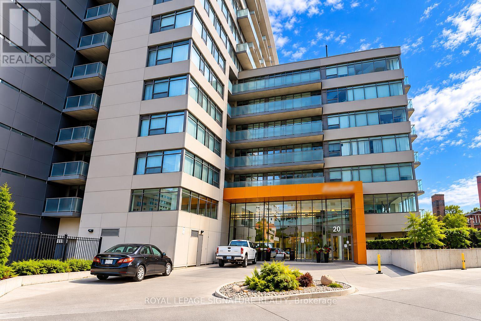 712 - 20 Joe Shuster Way Property Photo 2