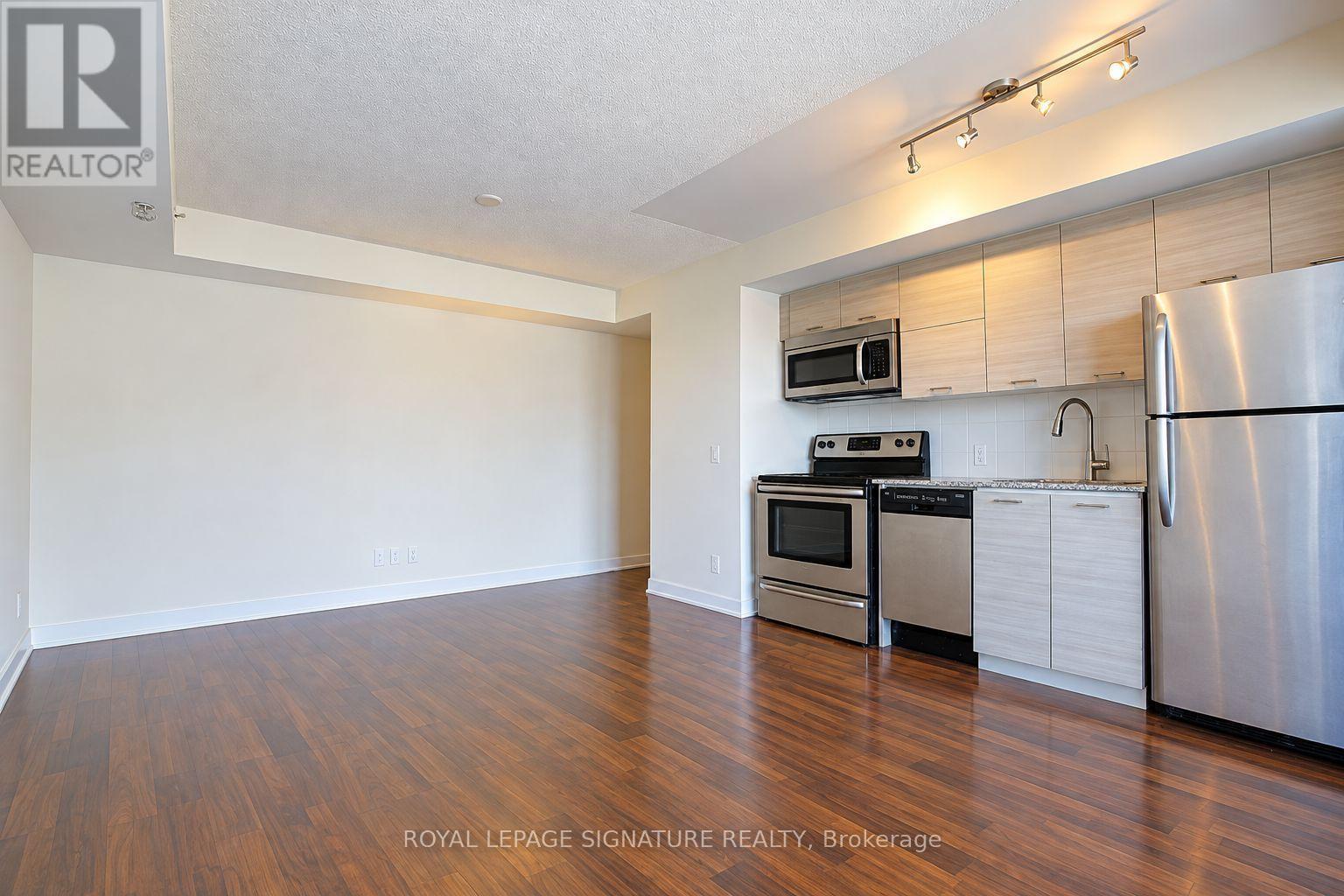 712 - 20 Joe Shuster Way Property Photo 10