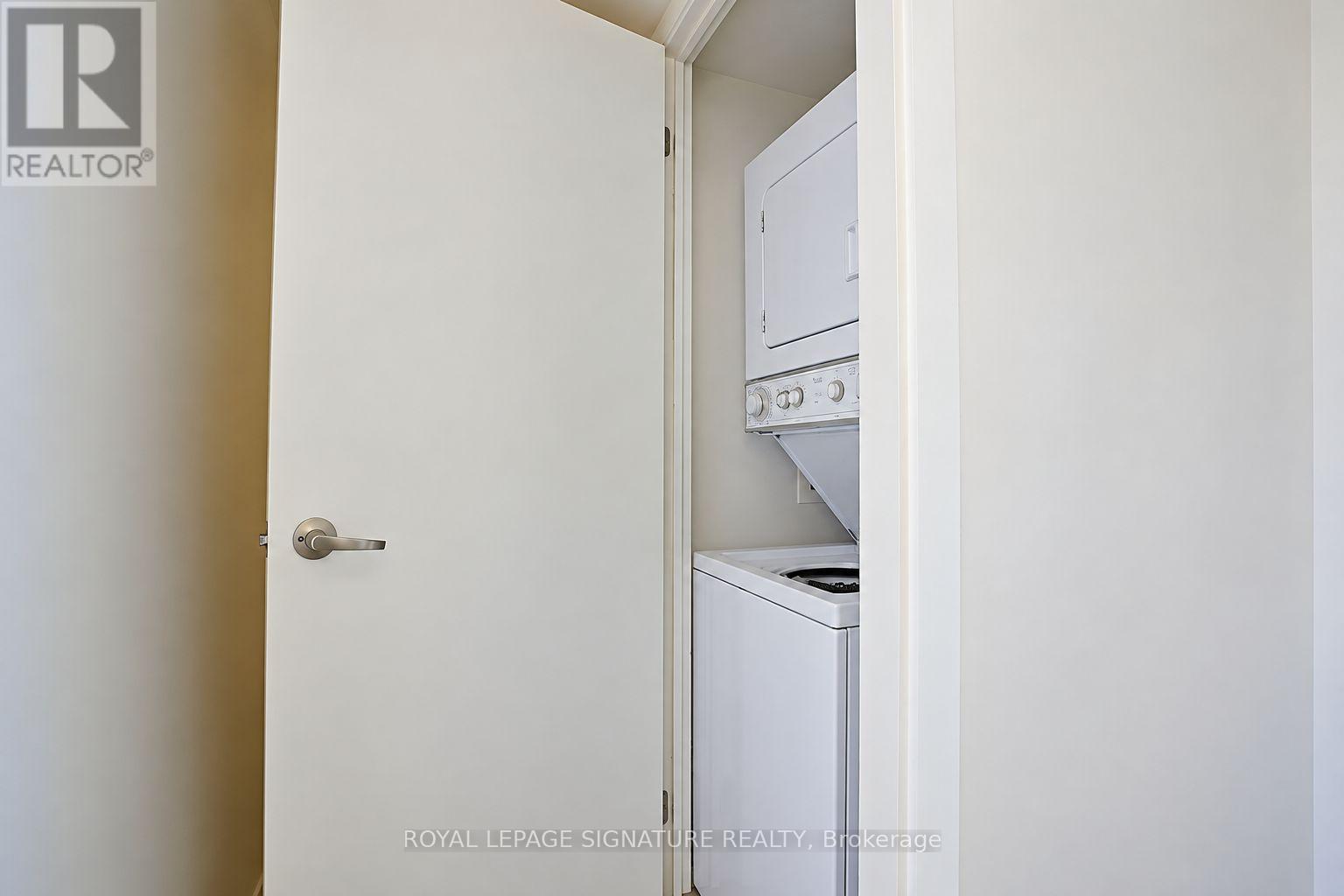 712 - 20 Joe Shuster Way Property Photo 19