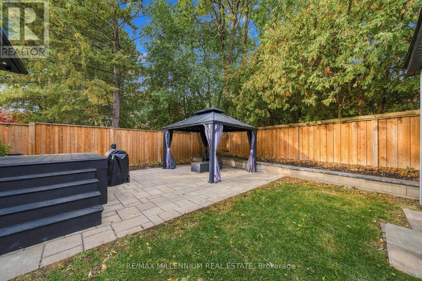 14 Crombie Place Property Photo 34