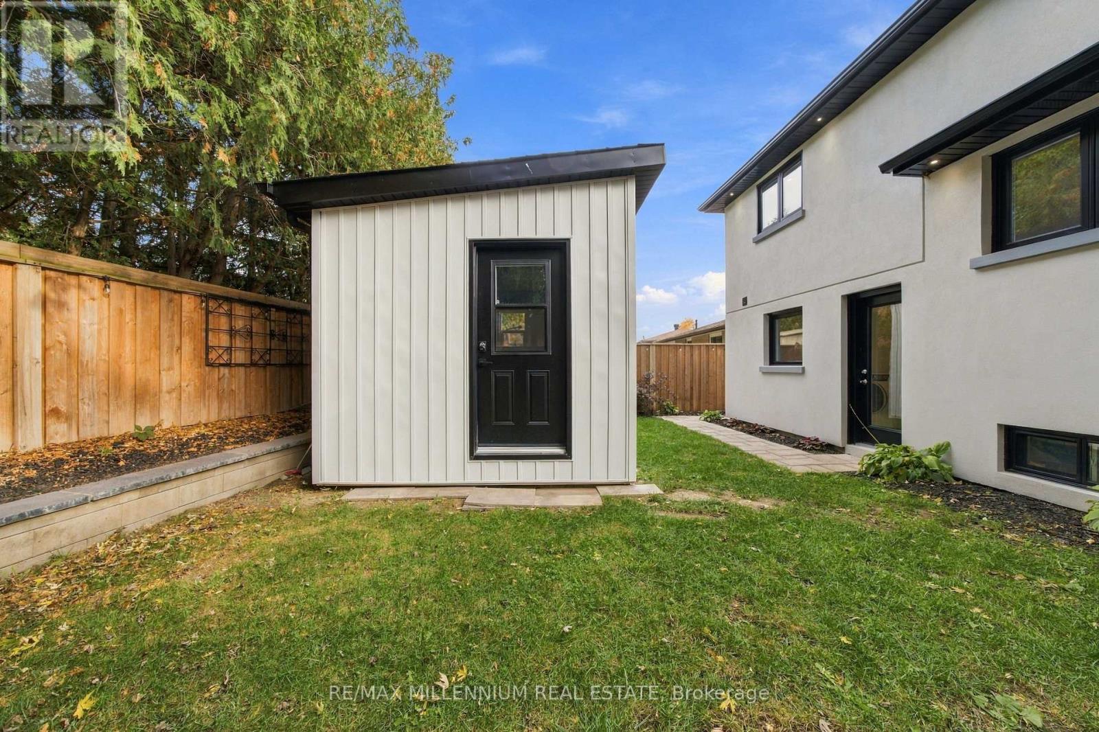 14 Crombie Place Property Photo 37