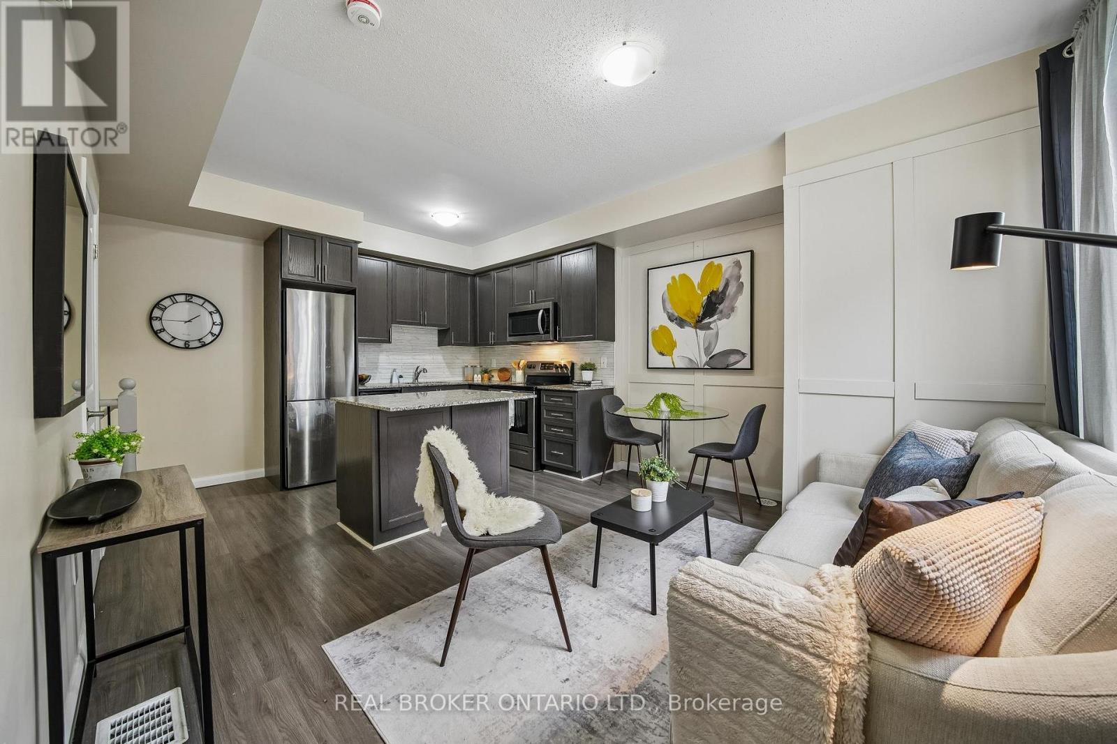46 - 26 Fieldway Road Property Photo 5