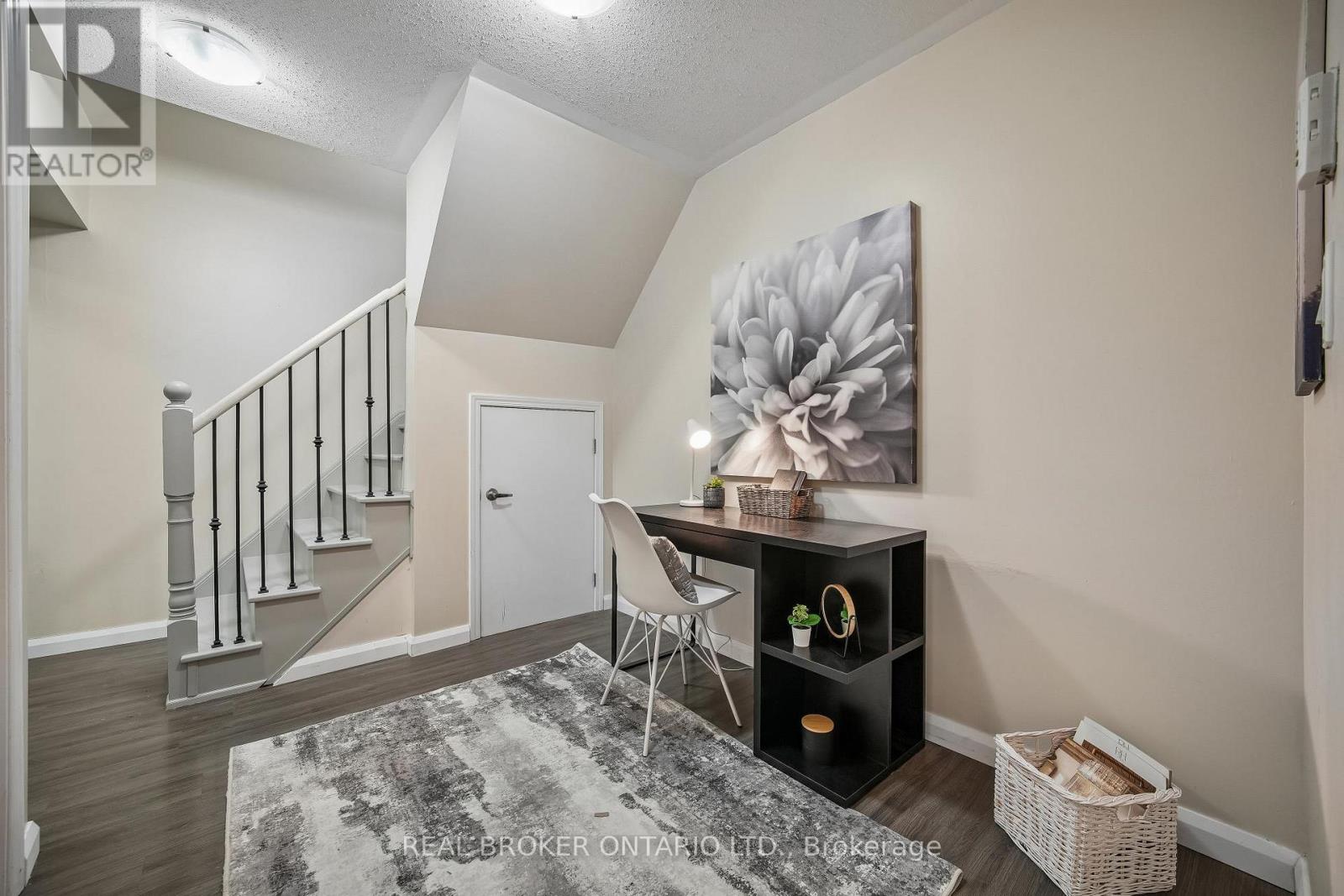 46 - 26 Fieldway Road Property Photo 16