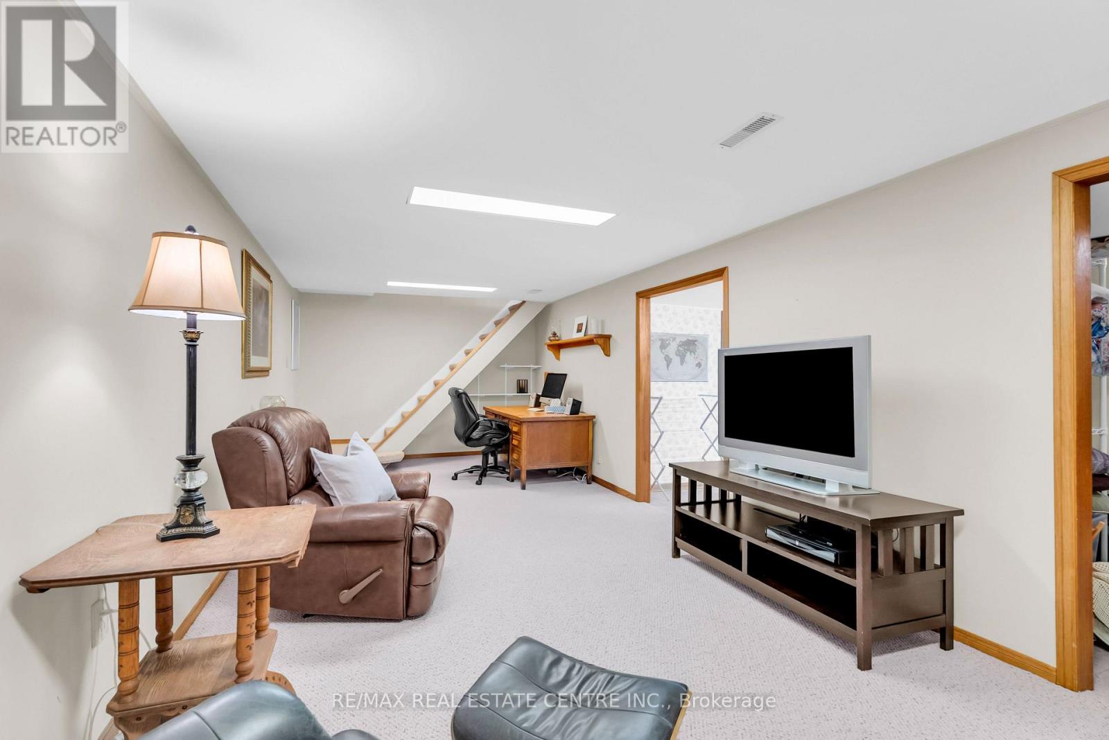 11 Dawson Crescent Property Photo 40