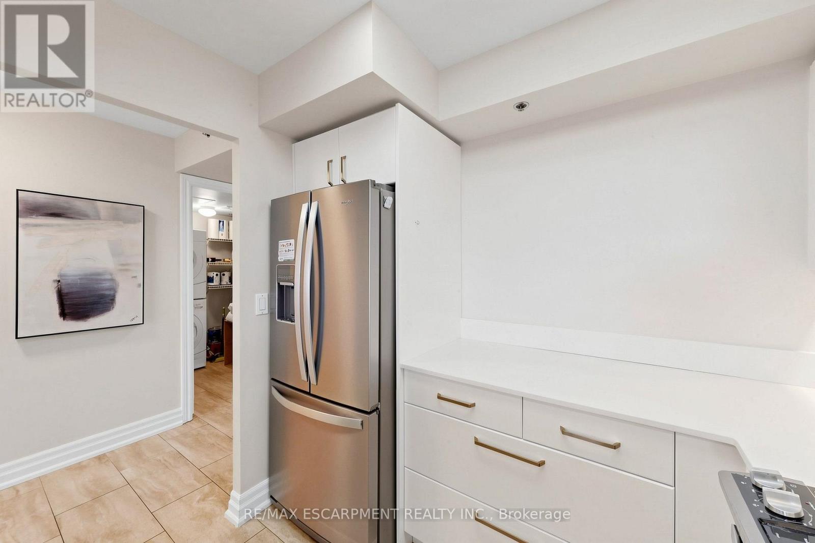 2416 - 100 Burloak Drive Property Photo 11