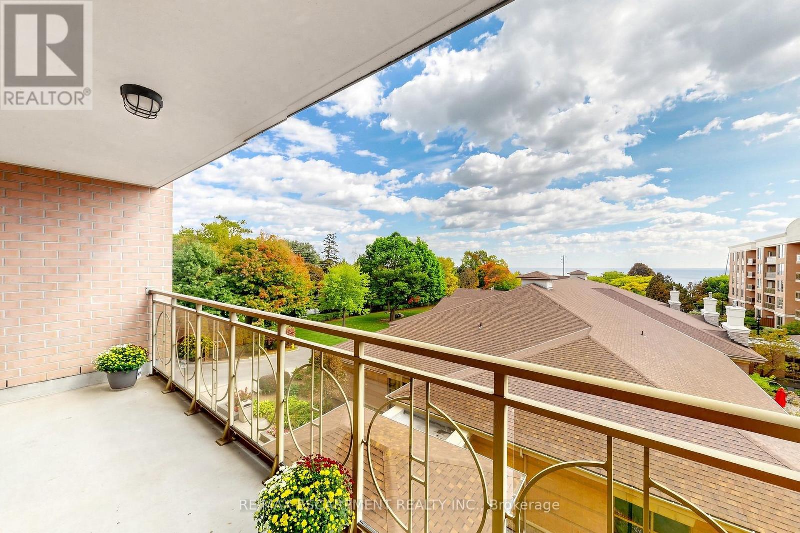 2416 - 100 Burloak Drive Property Photo 28