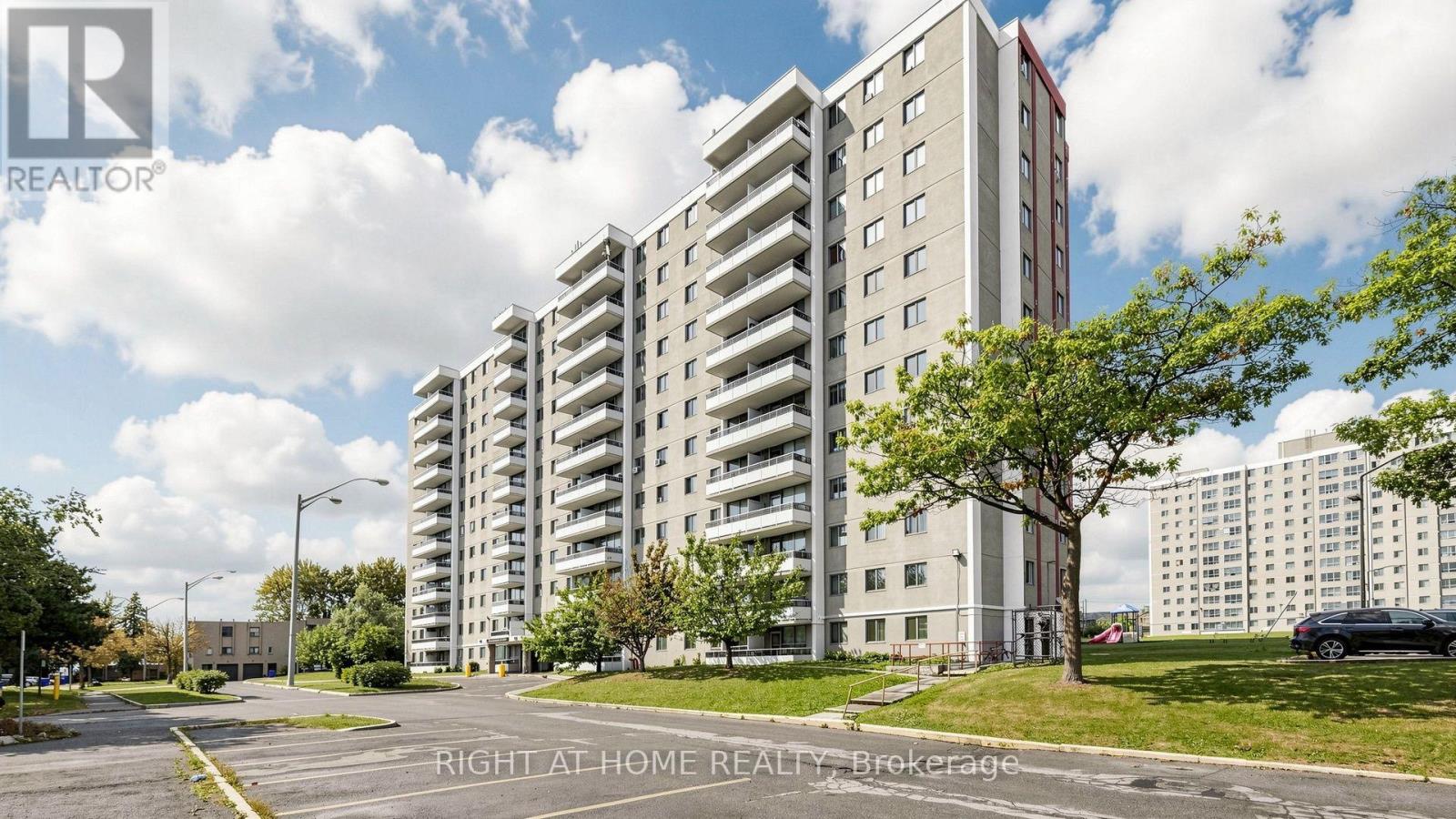 904 - 100 Lotherton Pathway Property Photo 4