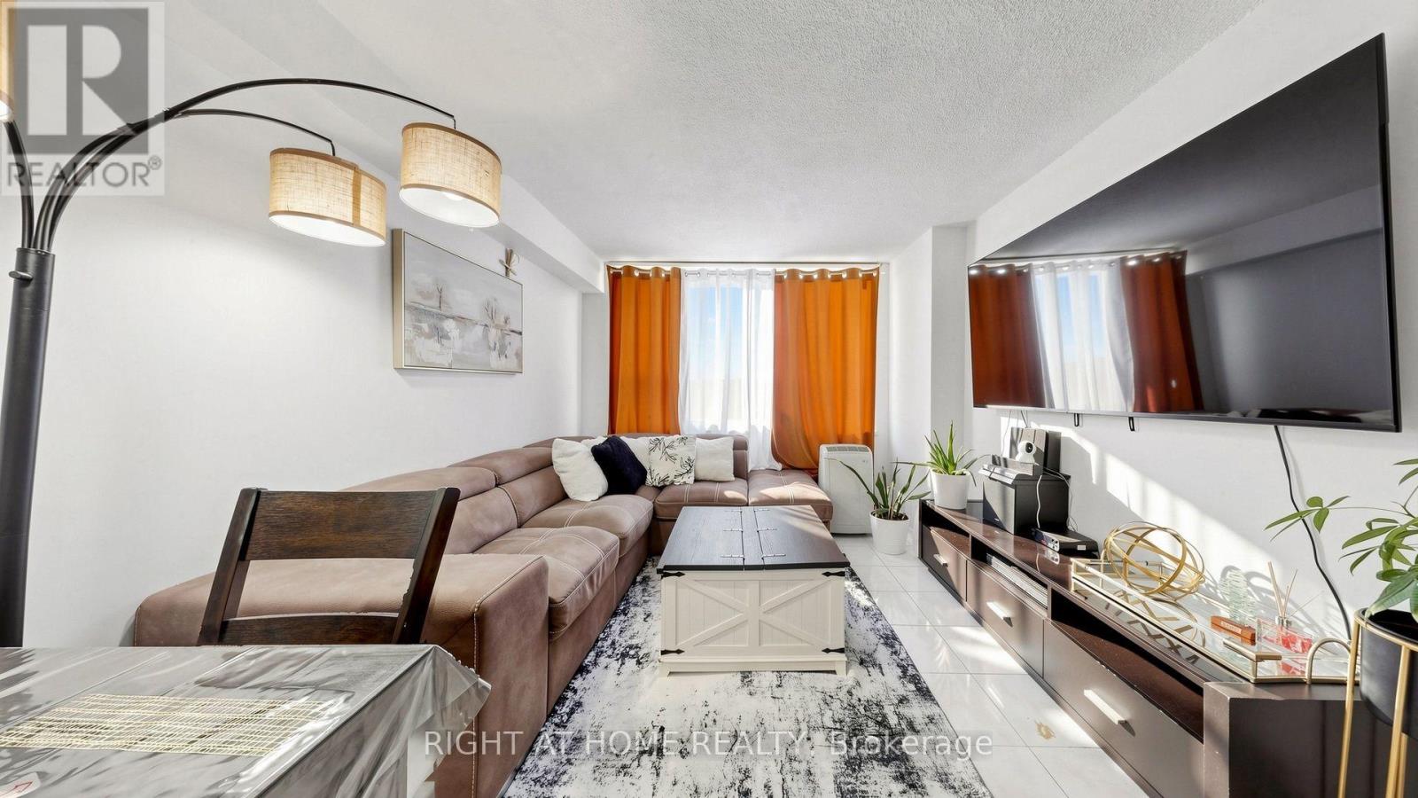 904 - 100 Lotherton Pathway Property Photo 8