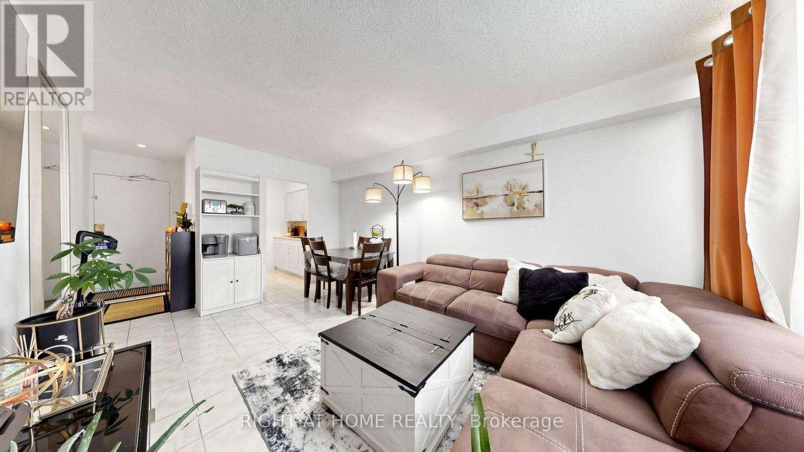 904 - 100 Lotherton Pathway Property Photo 12