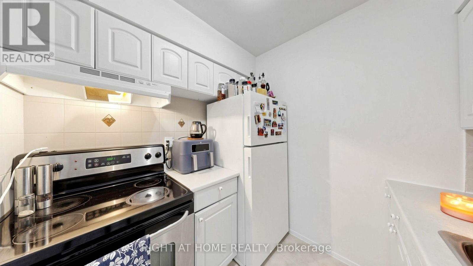 904 - 100 Lotherton Pathway Property Photo 19