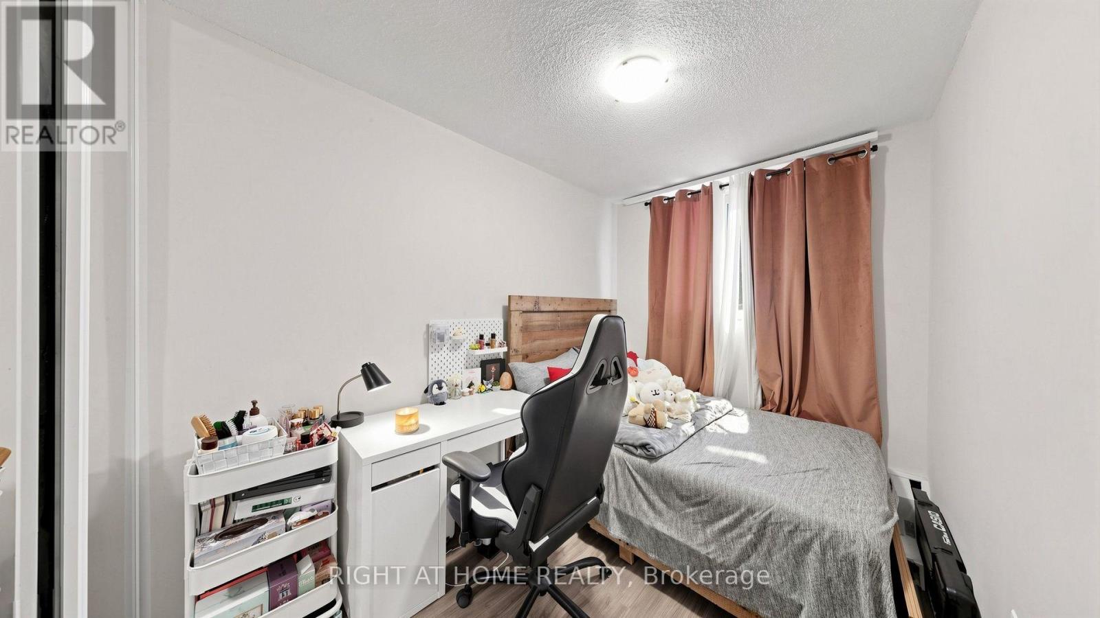 904 - 100 Lotherton Pathway Property Photo 24