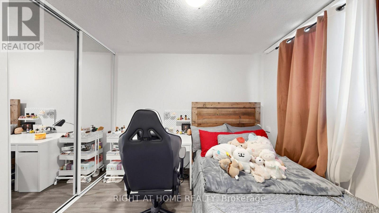 904 - 100 Lotherton Pathway Property Photo 26