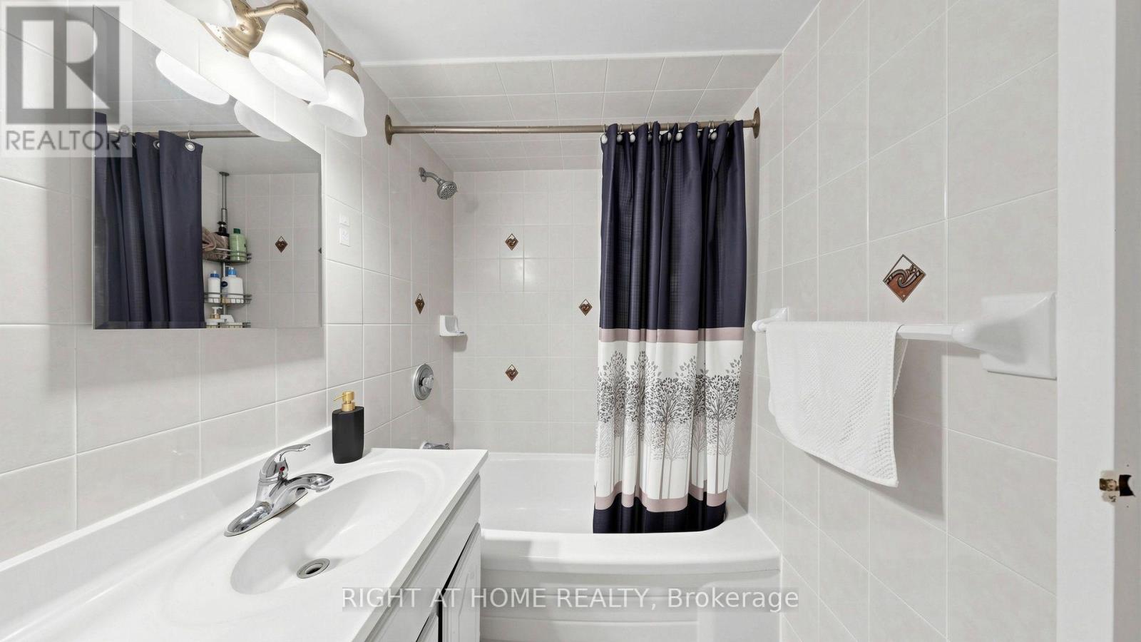 904 - 100 Lotherton Pathway Property Photo 28