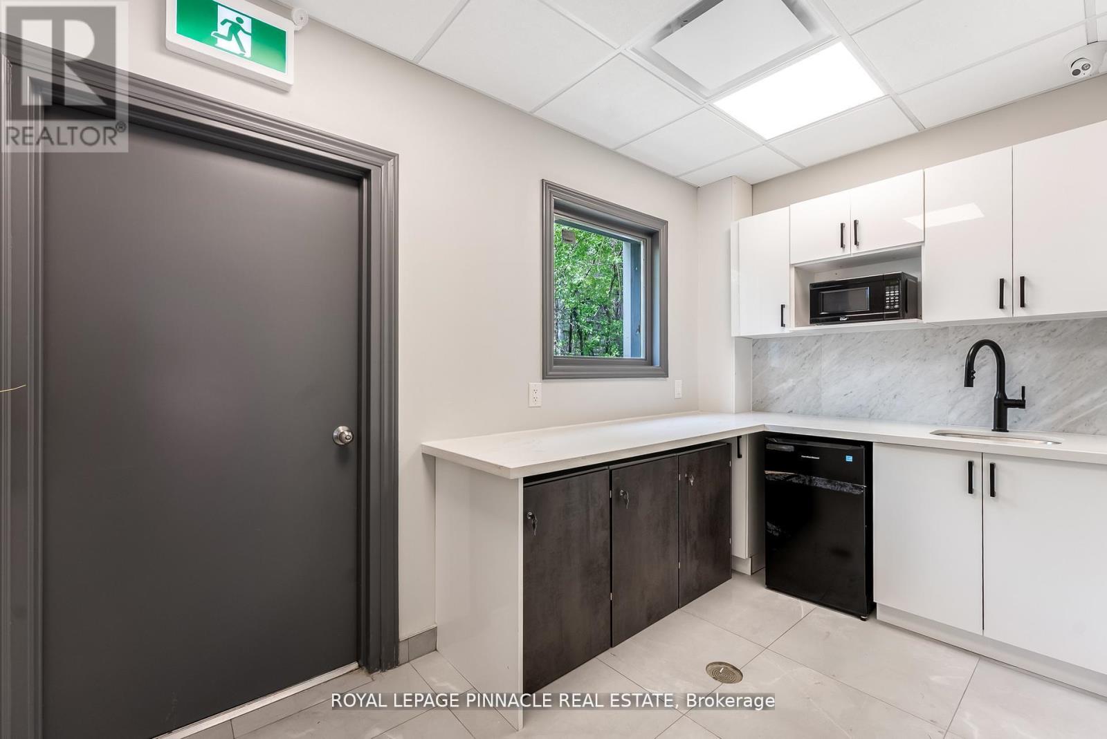 5-c - 233 Speers Road Property Photo 16