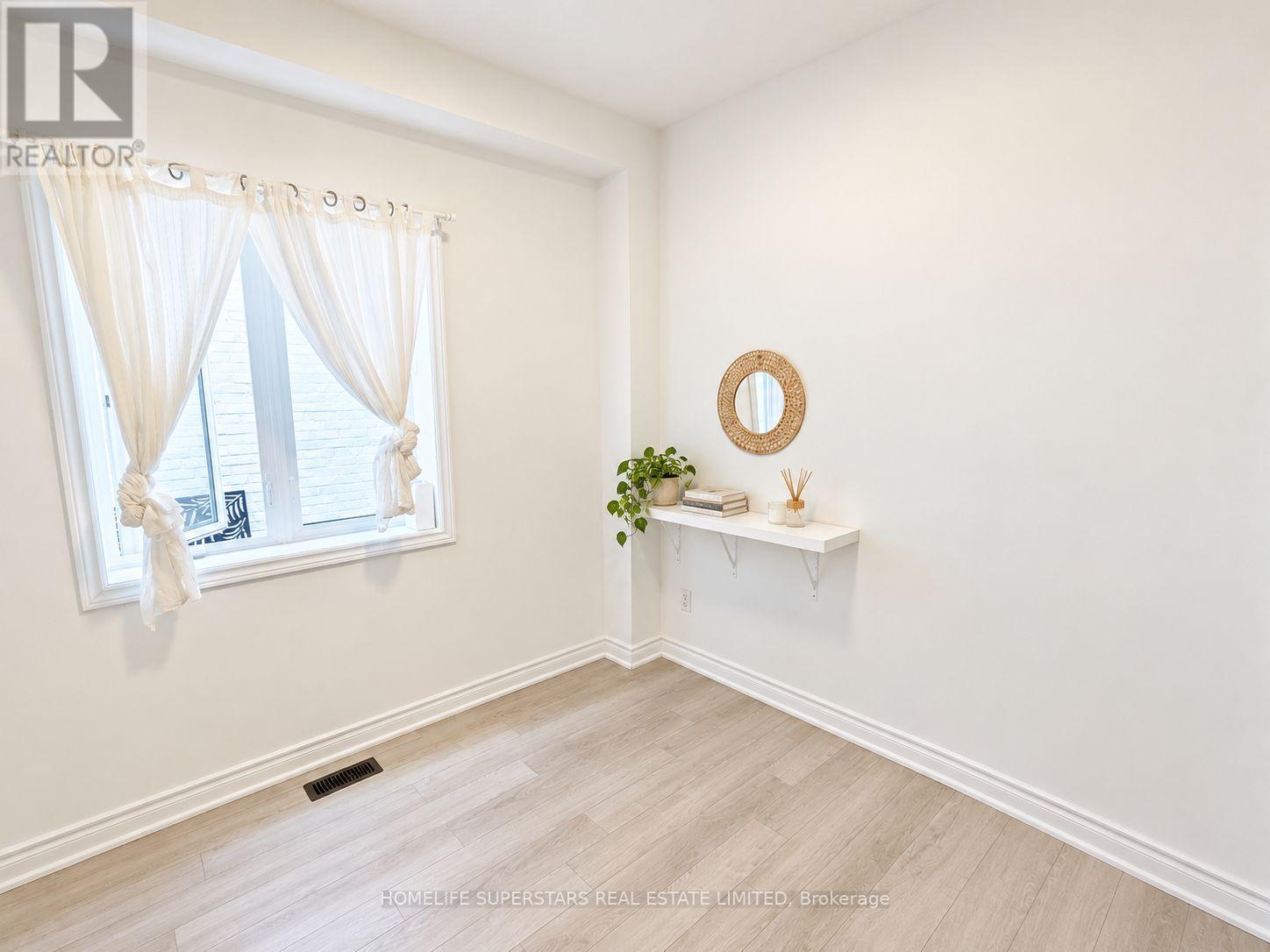 1267 King Street W Property Photo 6