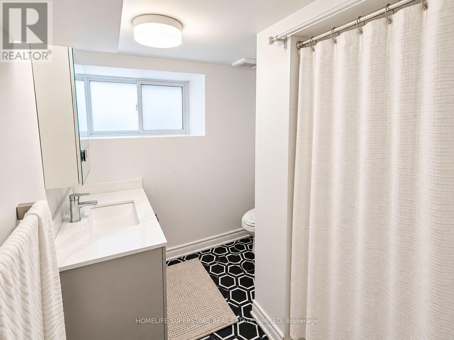 1267 King Street W Property Photo 10
