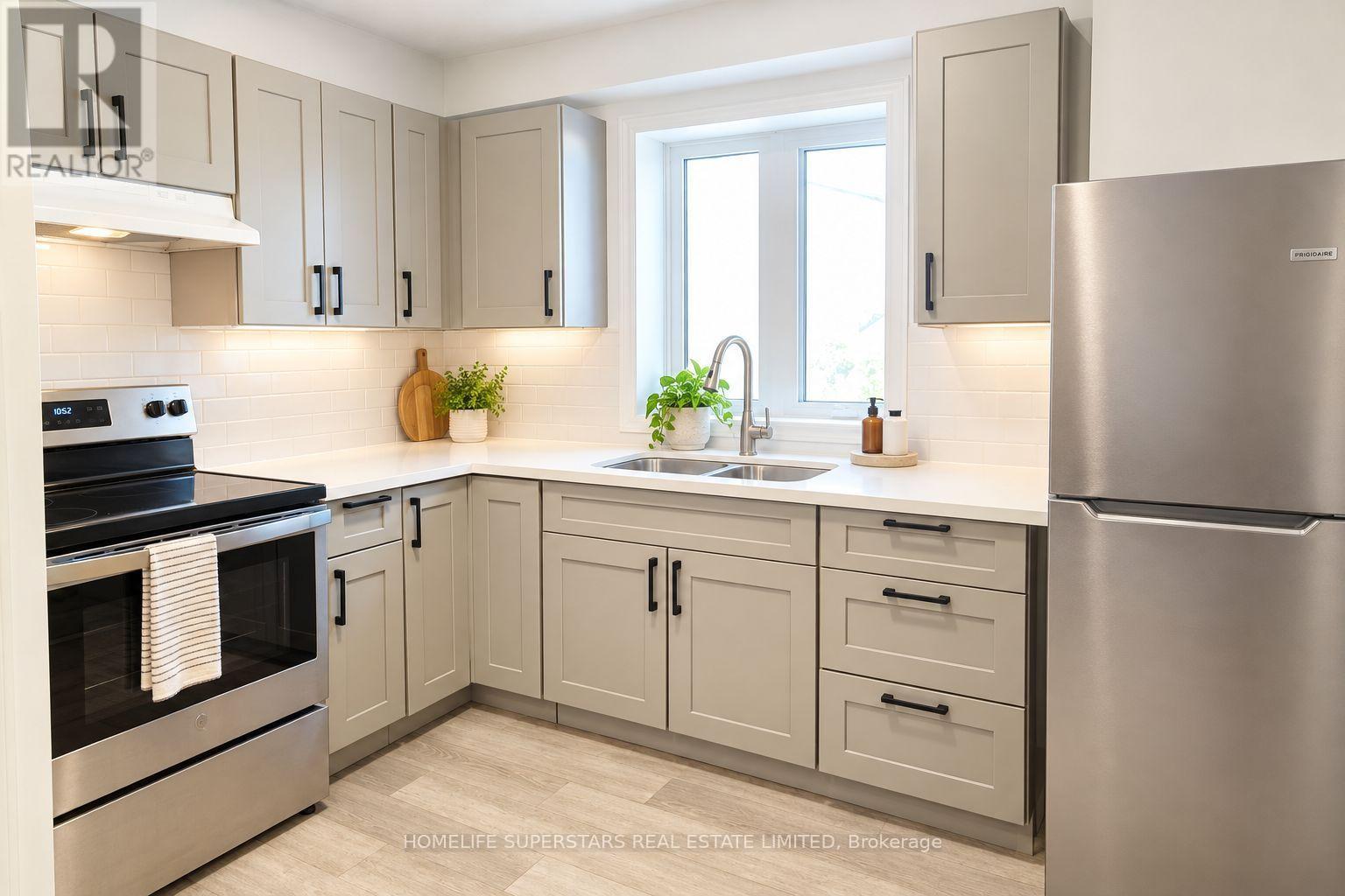 1267 King Street W Property Photo 12