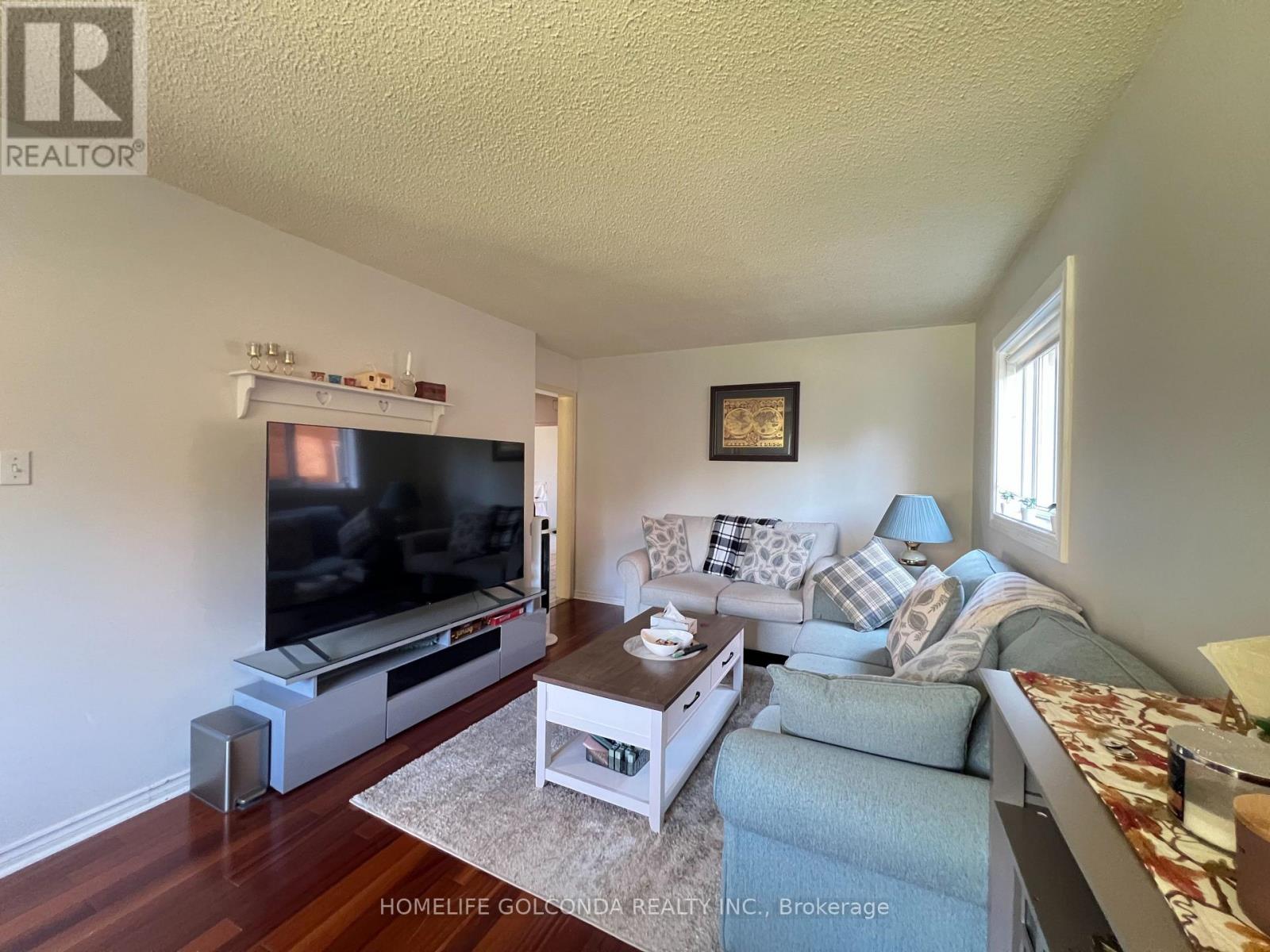2541 Scarth Court Property Photo 6