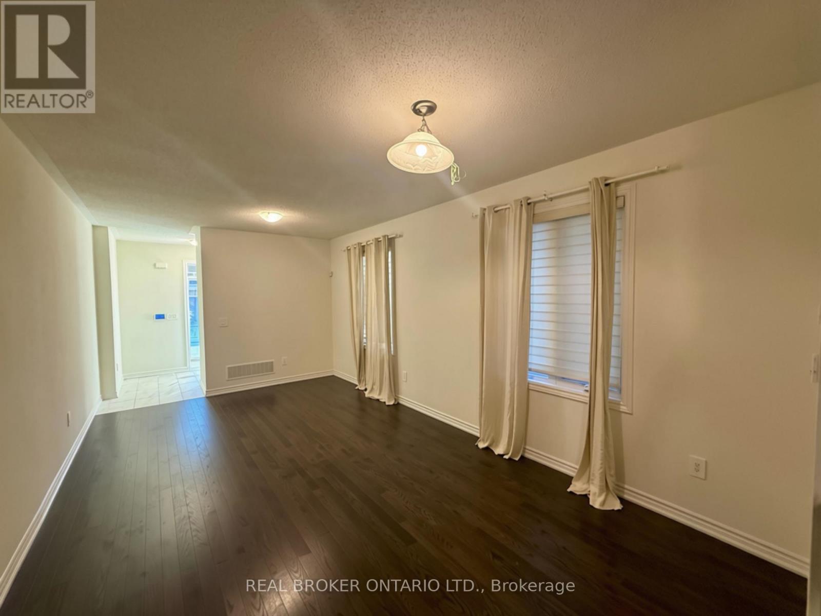 1559 Kitchen Court Property Photo 2