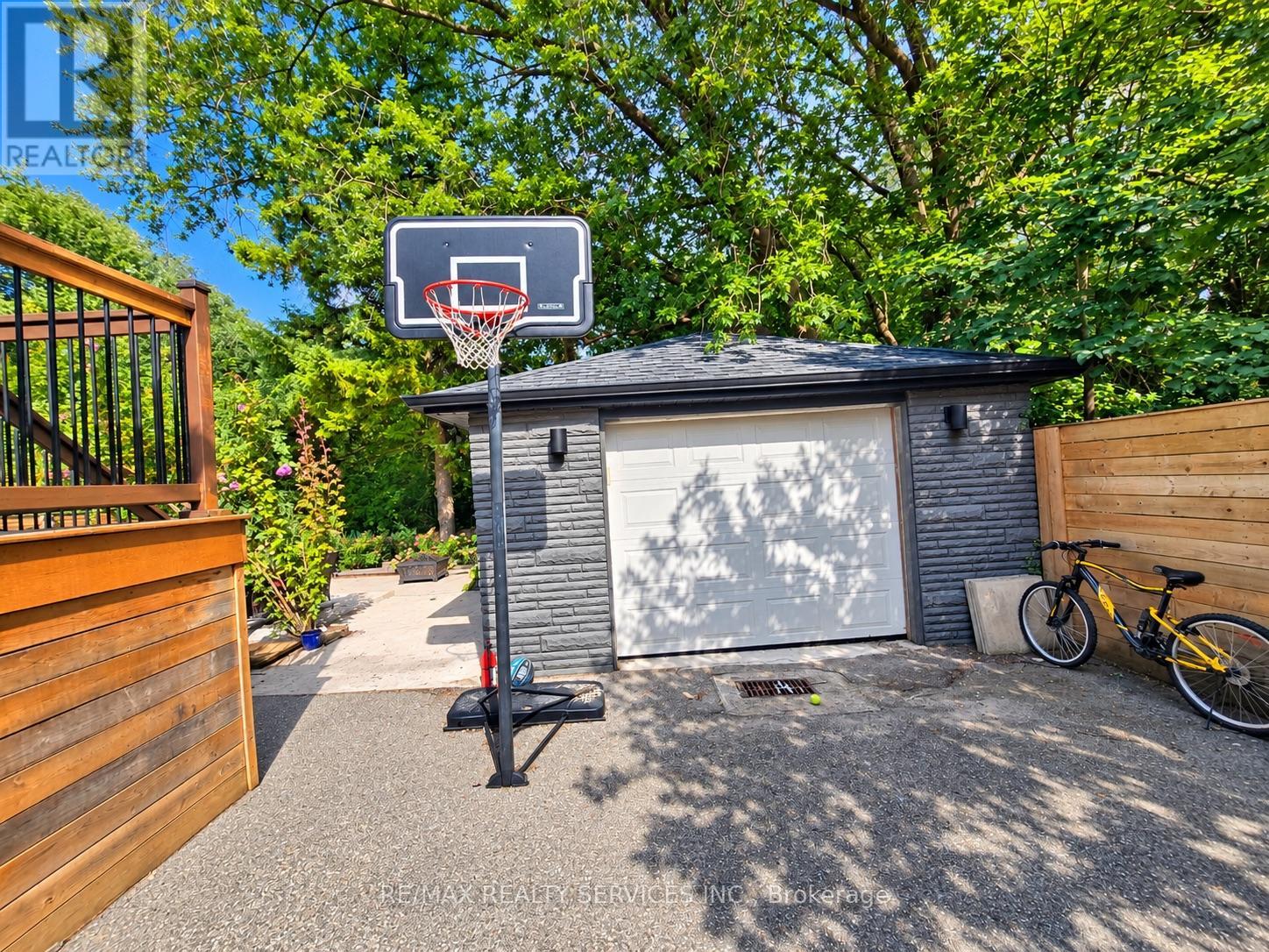 21 Mcintosh Avenue Property Photo 24
