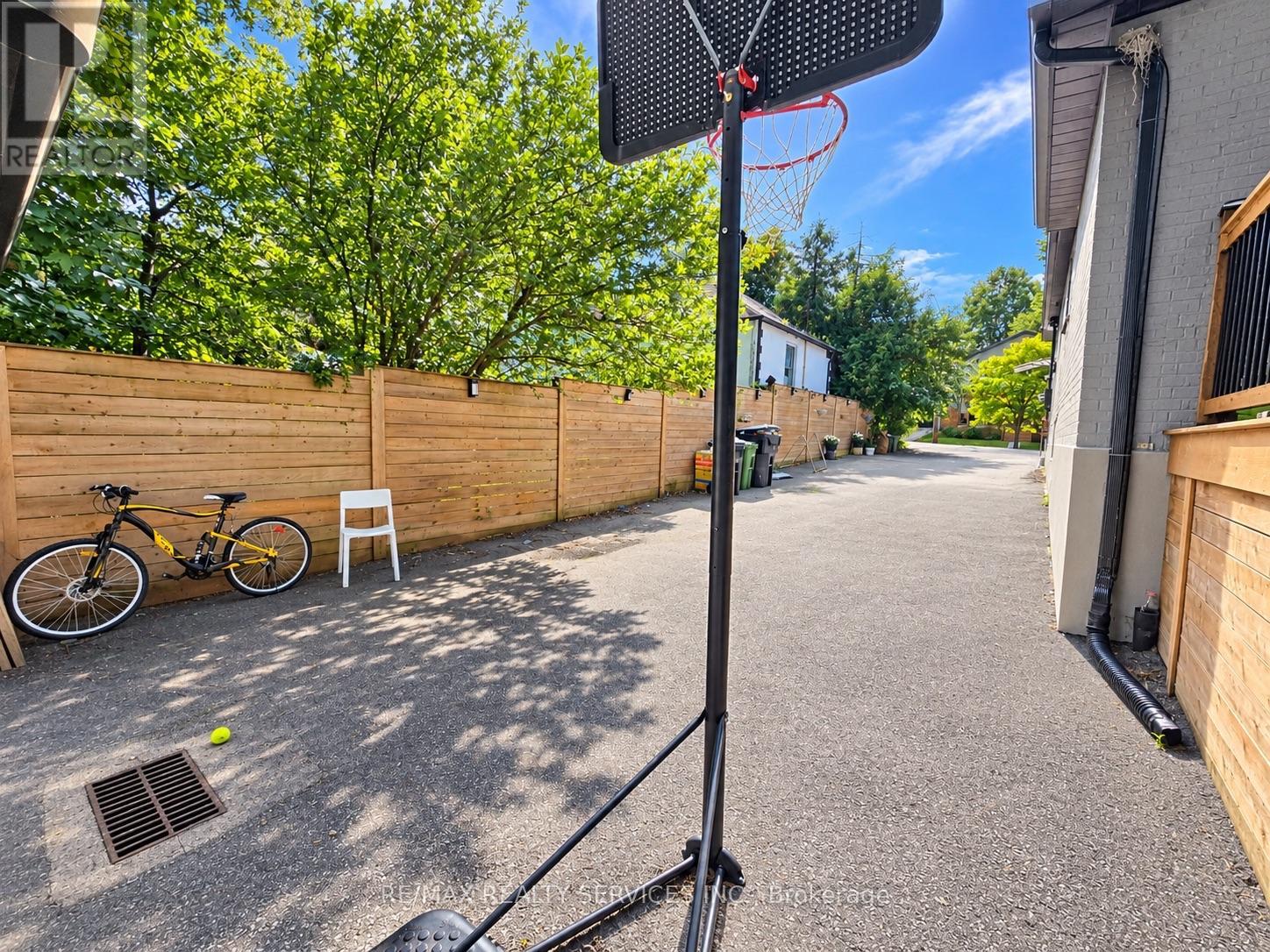 21 Mcintosh Avenue Property Photo 25