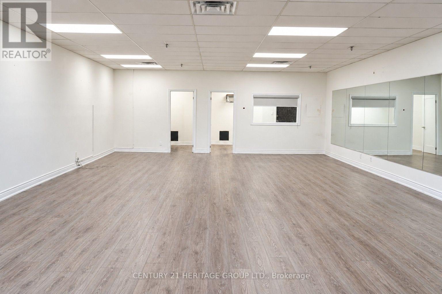 208 A - 4544 Dufferin Street Property Photo 3