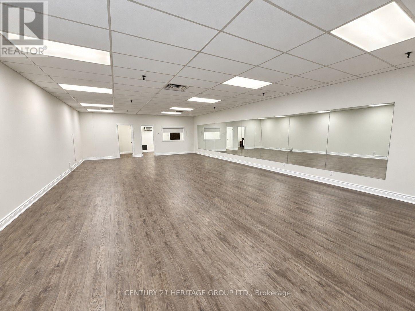 208 A - 4544 Dufferin Street Property Photo 4