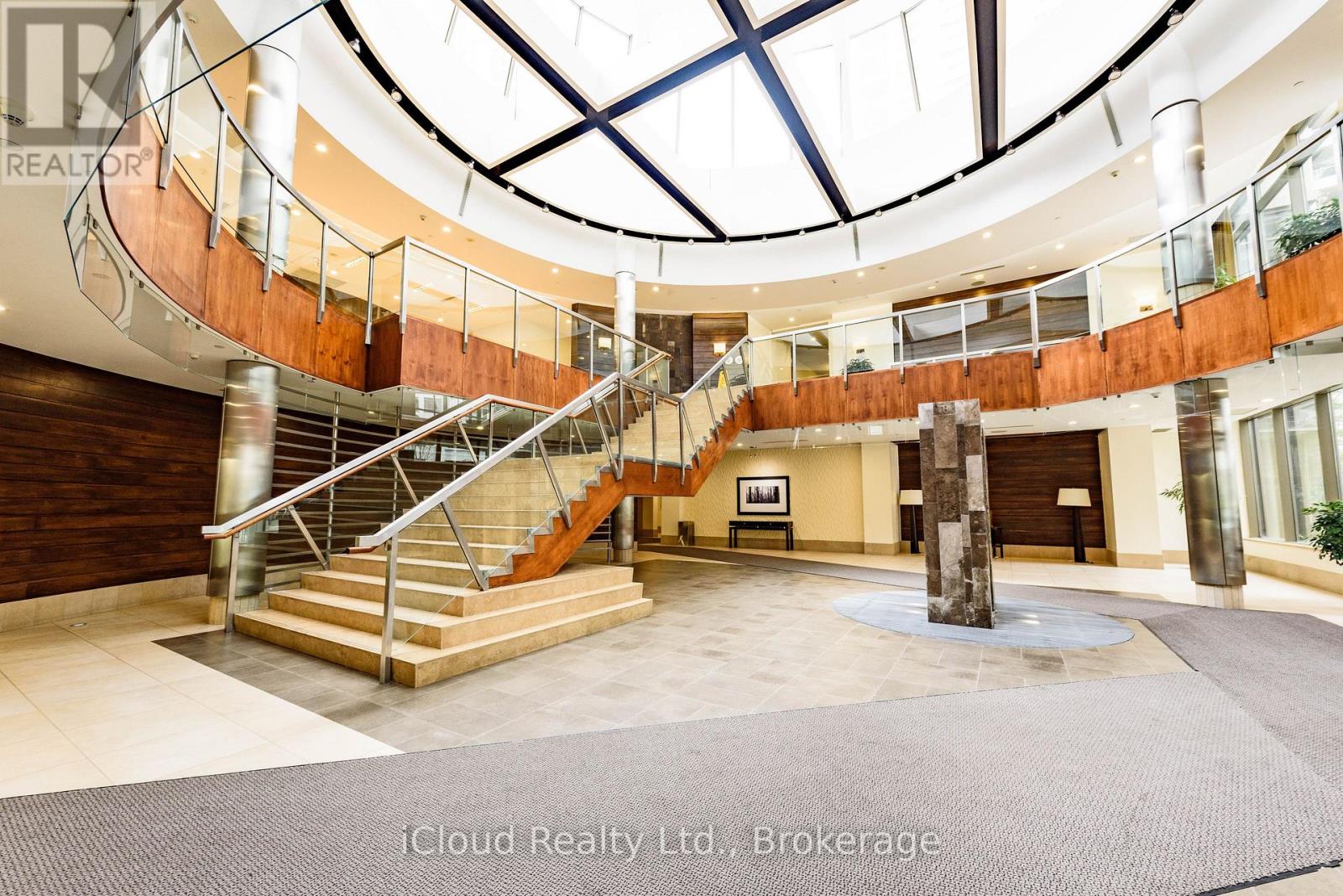 2521 - 3888 Duke Of York Boulevard Property Photo 8